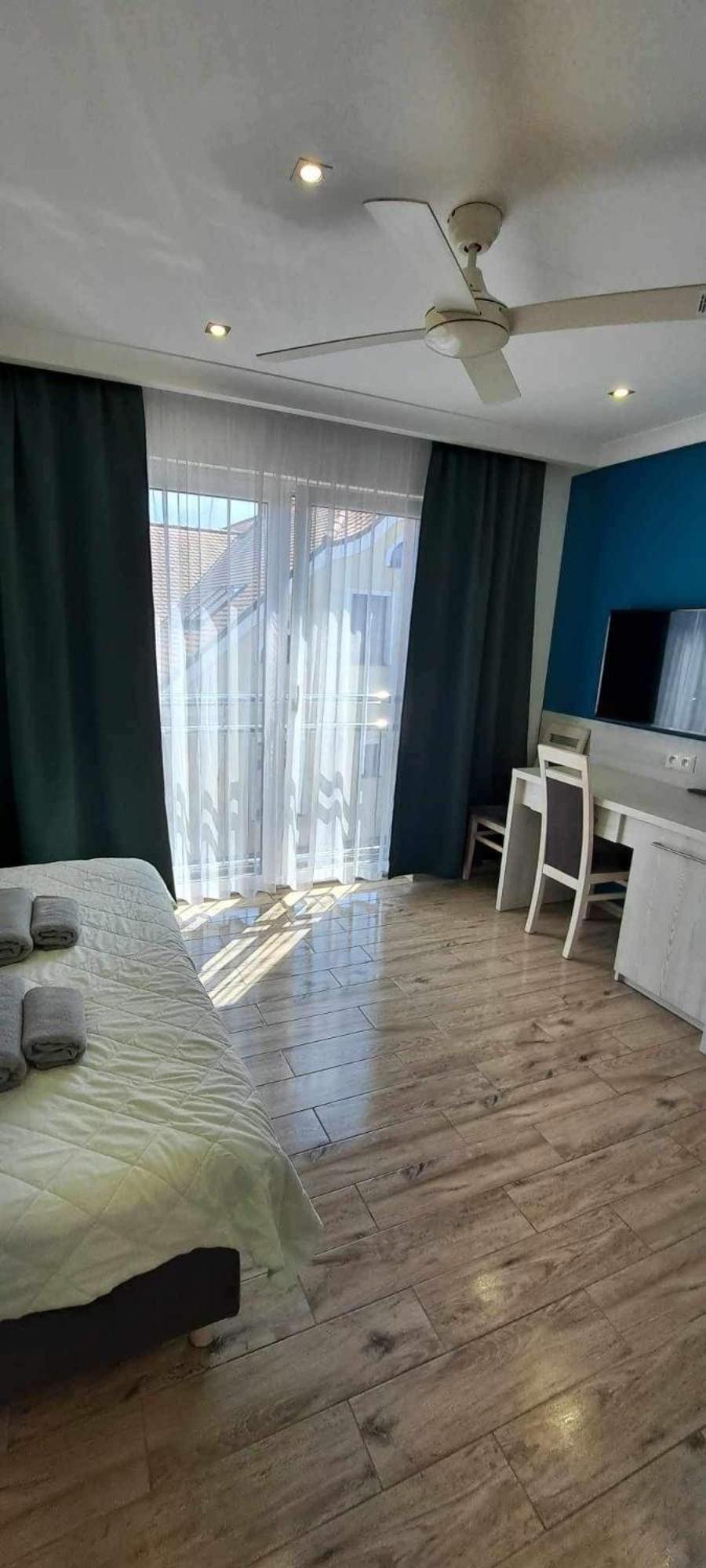 Double or Twin Room photo 3