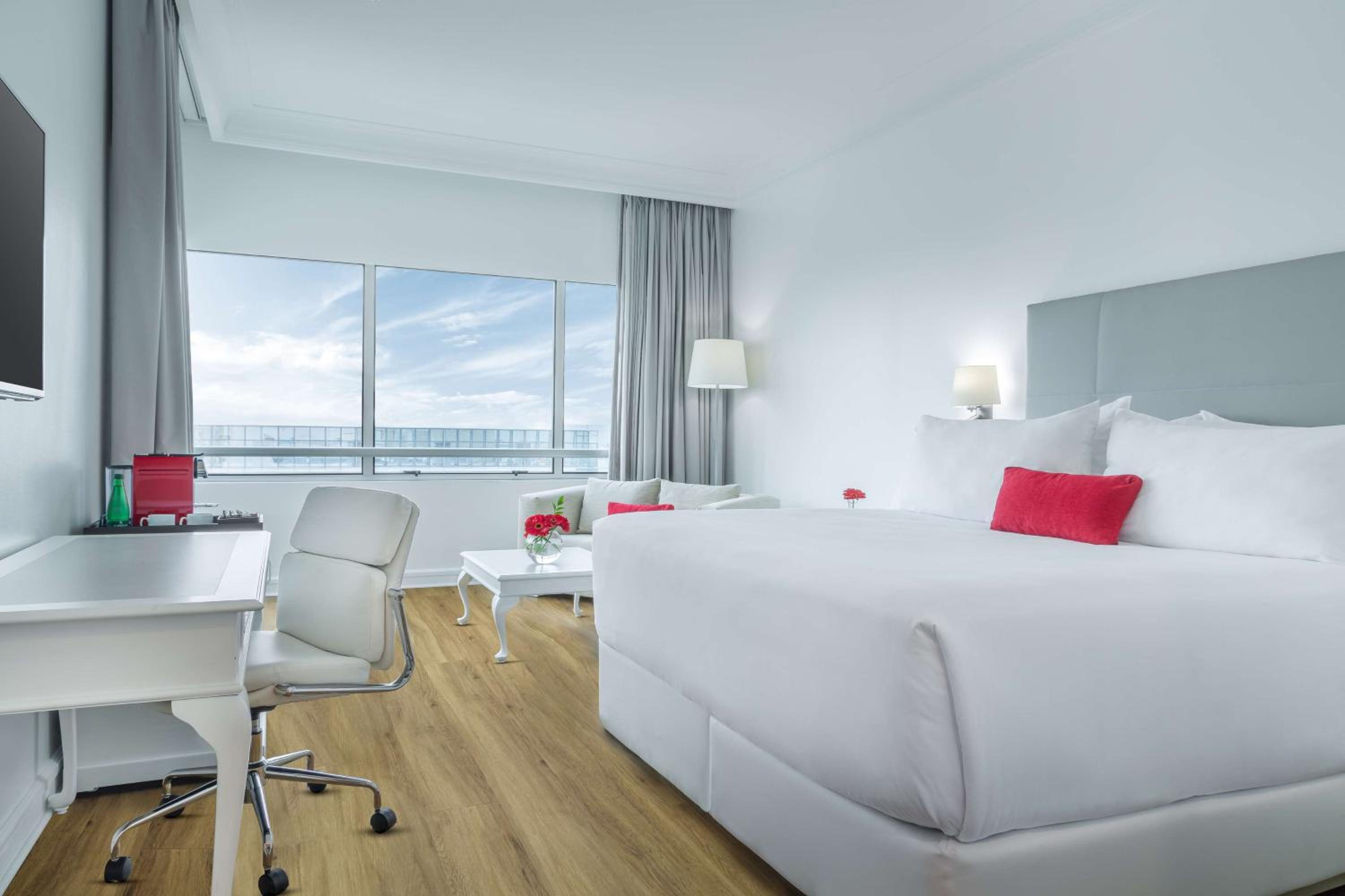 Superior Double or Twin Room with View - Photo 1