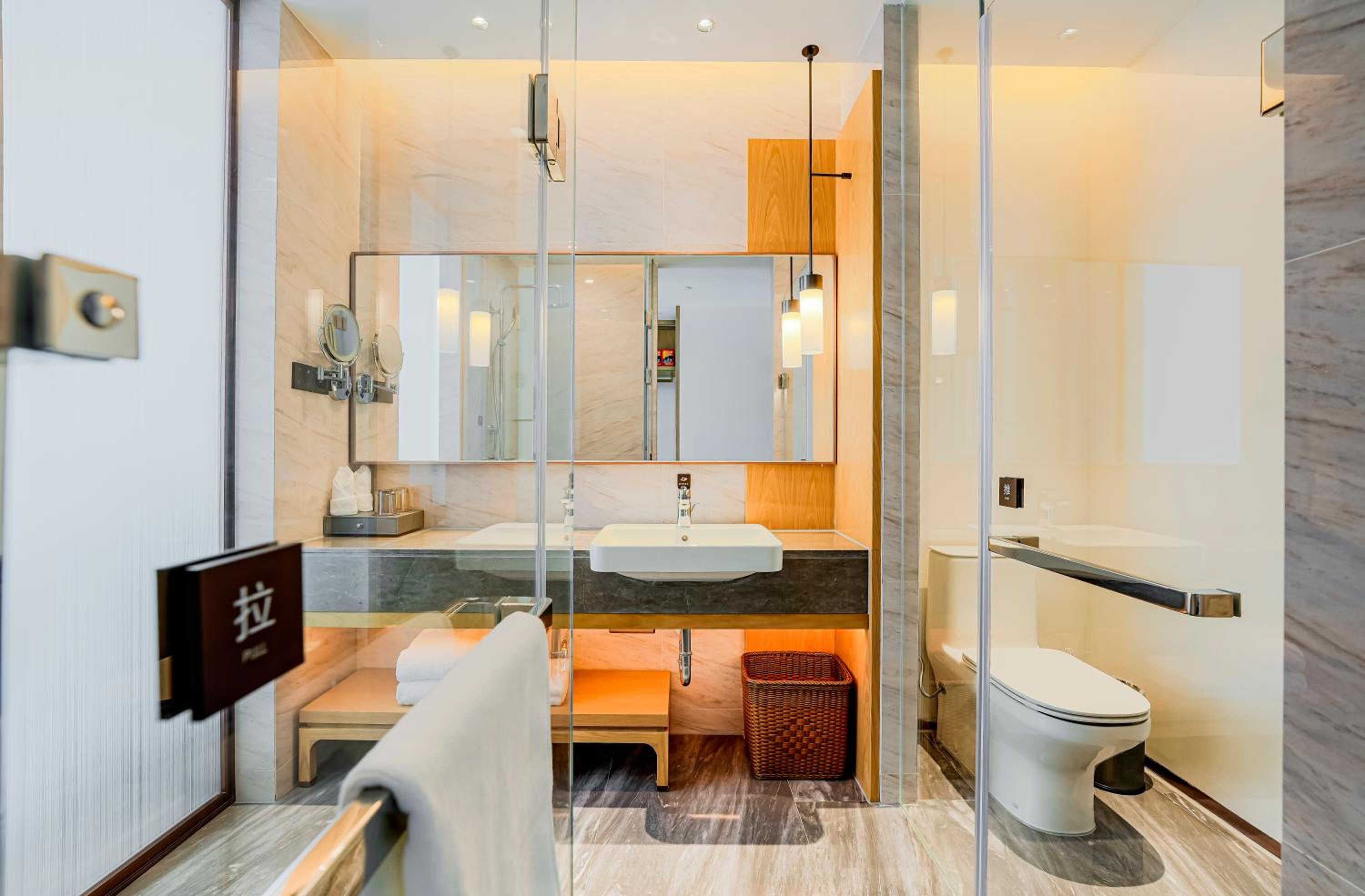 Standard Double Room with Two Double Beds and City View photo 3
