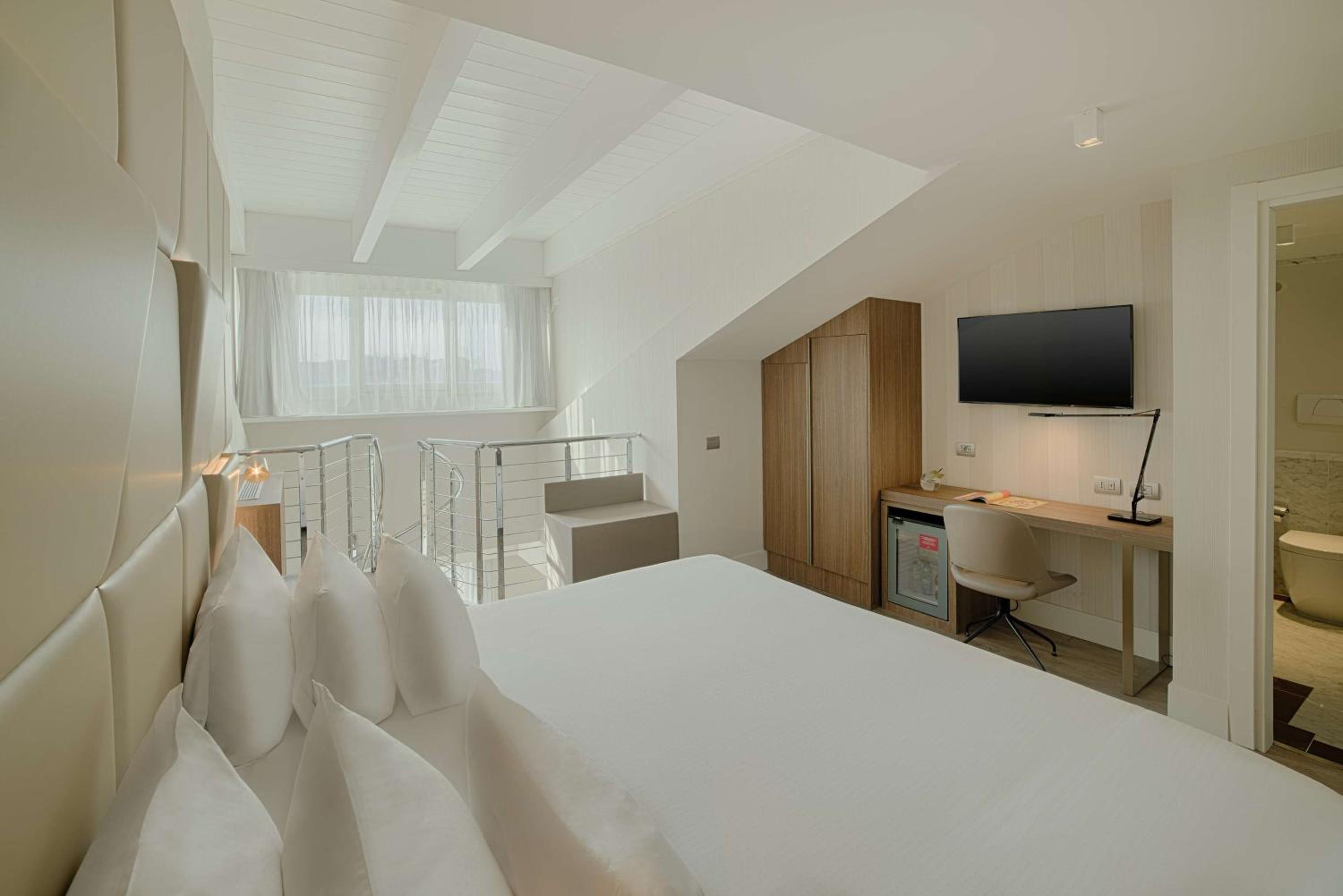Suite Duplex with Extra Bed (3 Adults) photo 2