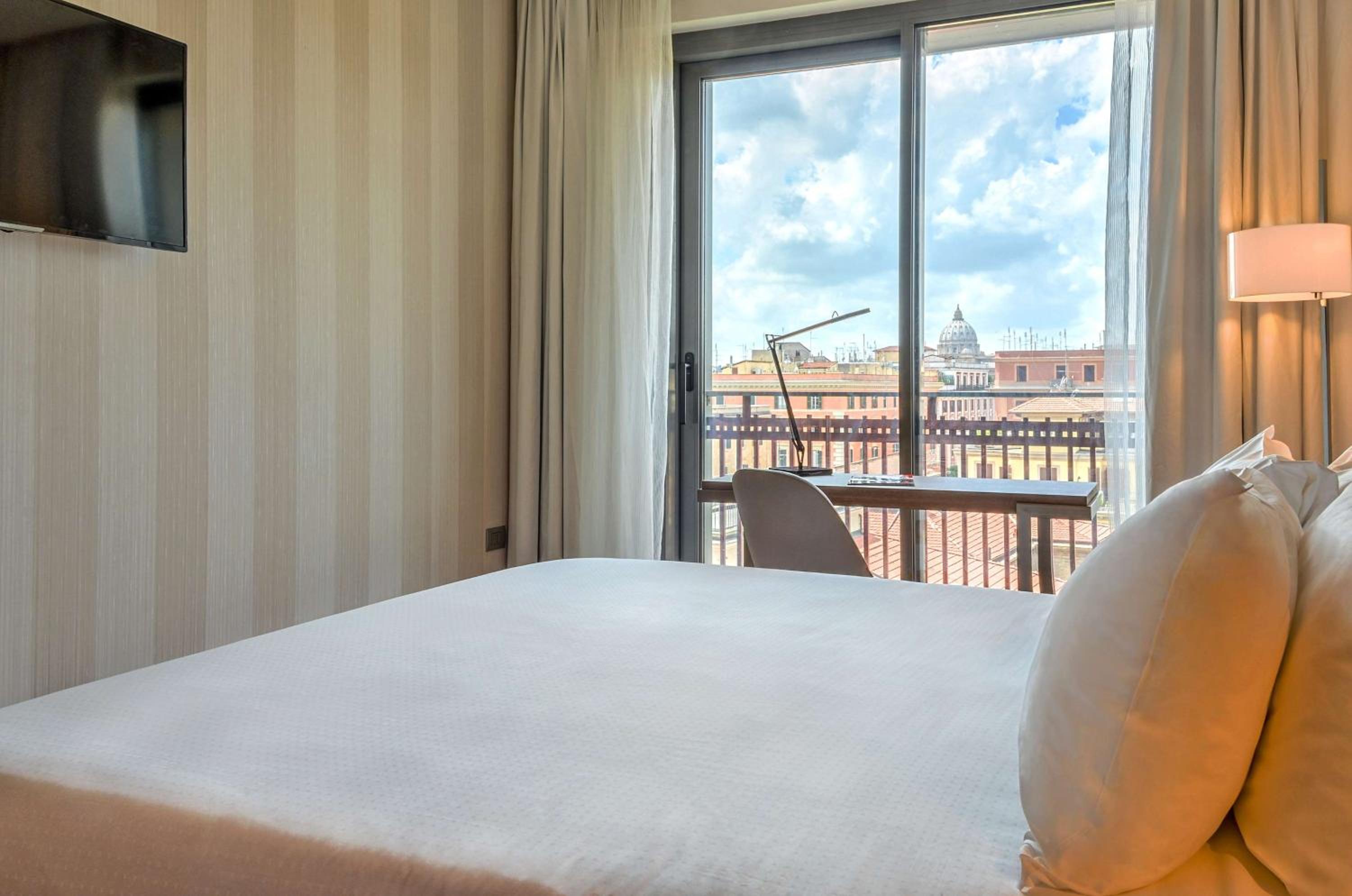 Premium Double or Twin Room with View photo 3