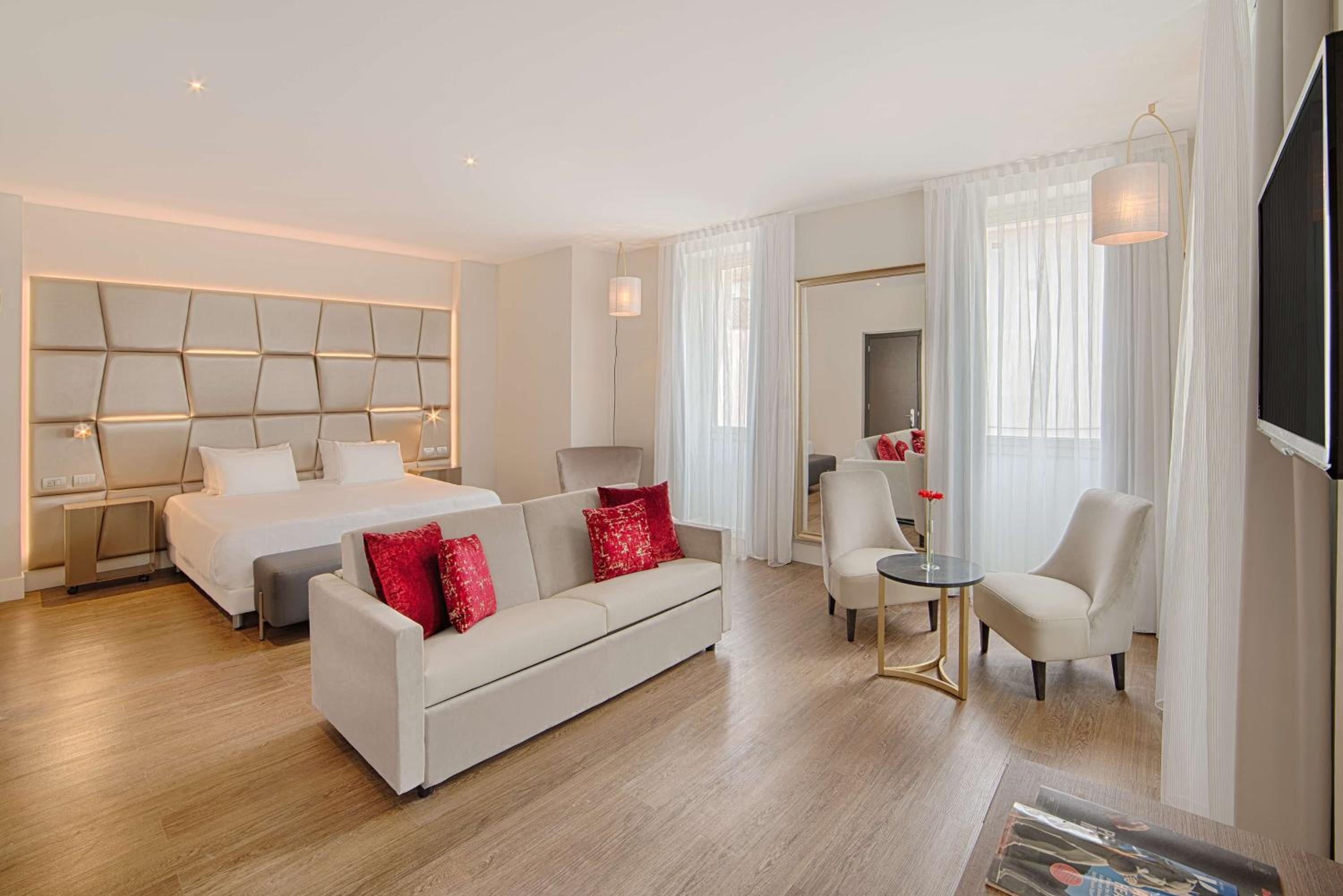 Junior Suite with Extra Bed photo 3