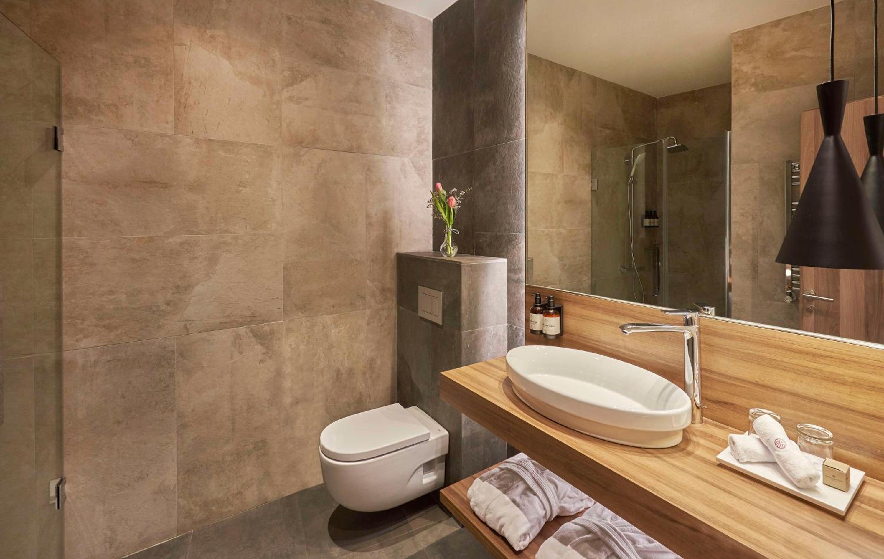 Premium Double or Twin Room - Photo 4