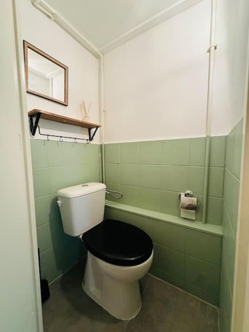 One-Bedroom Apartment photo 2