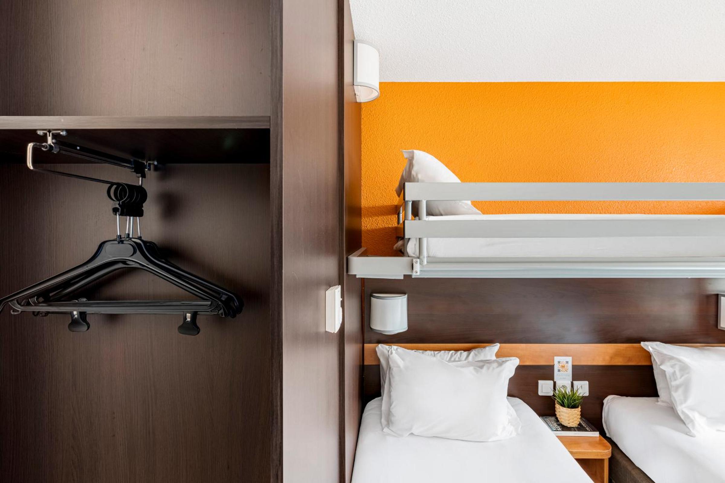 Standard Triple Room - Photo 2