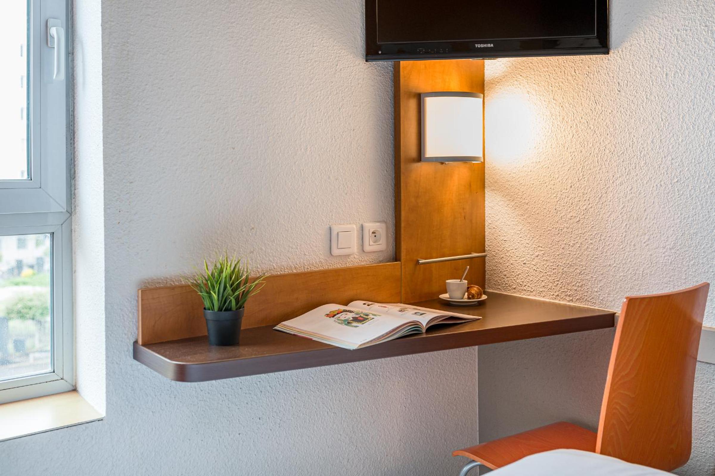 Standard Double Room - Photo 2