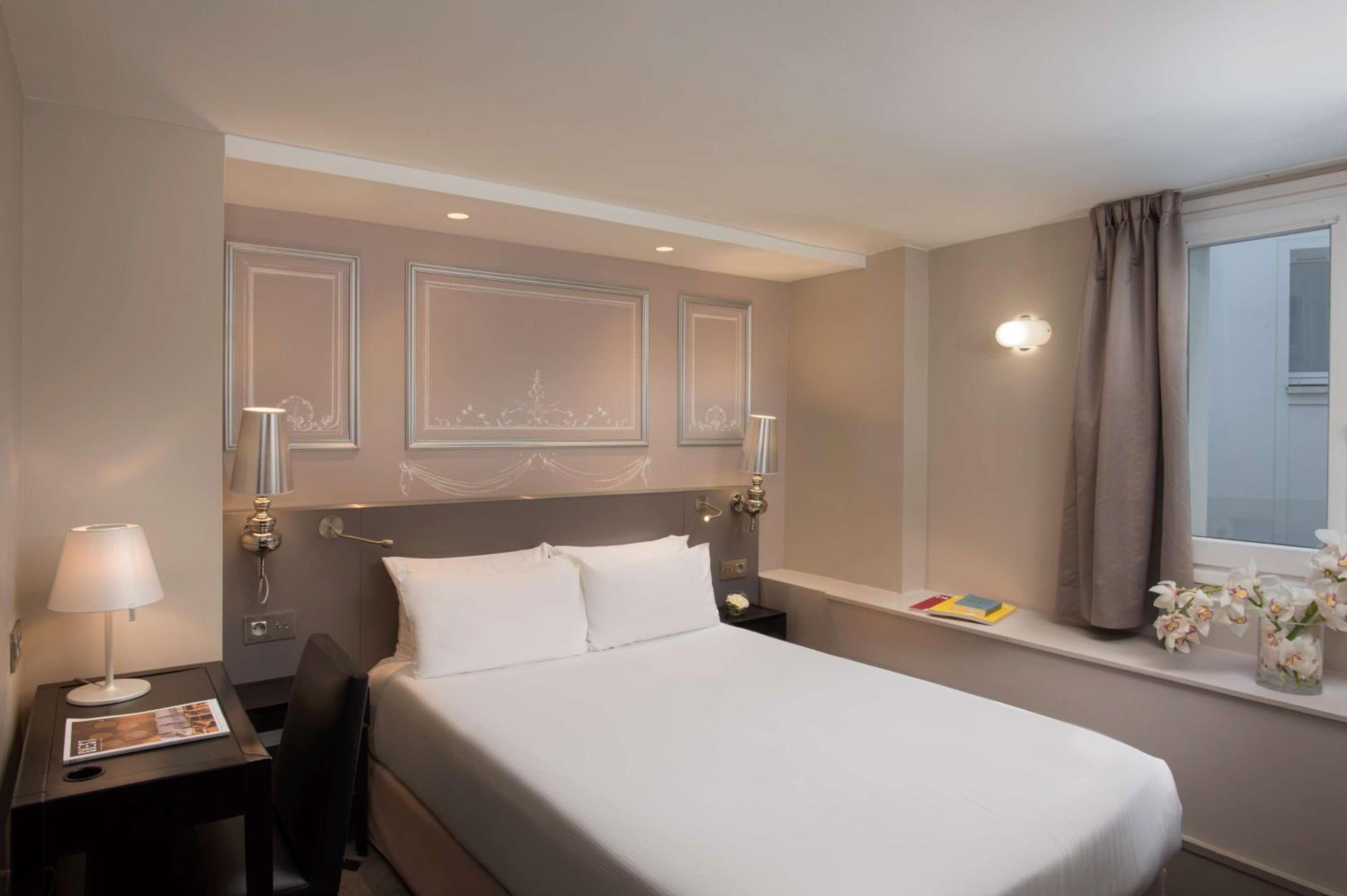 Standard Room thumbnail 5
