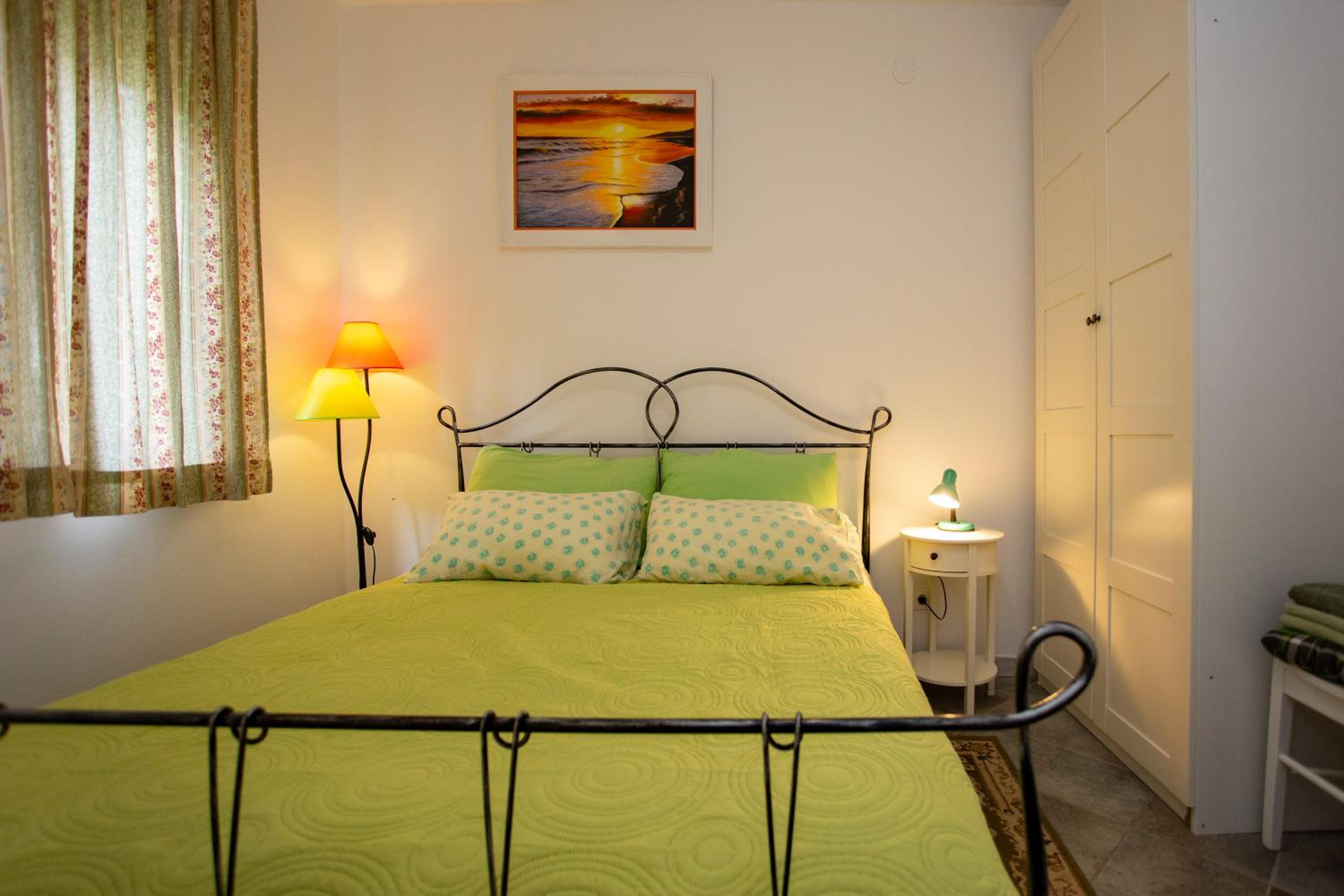 One-Bedroom Apartment with Terrace - Photo 2