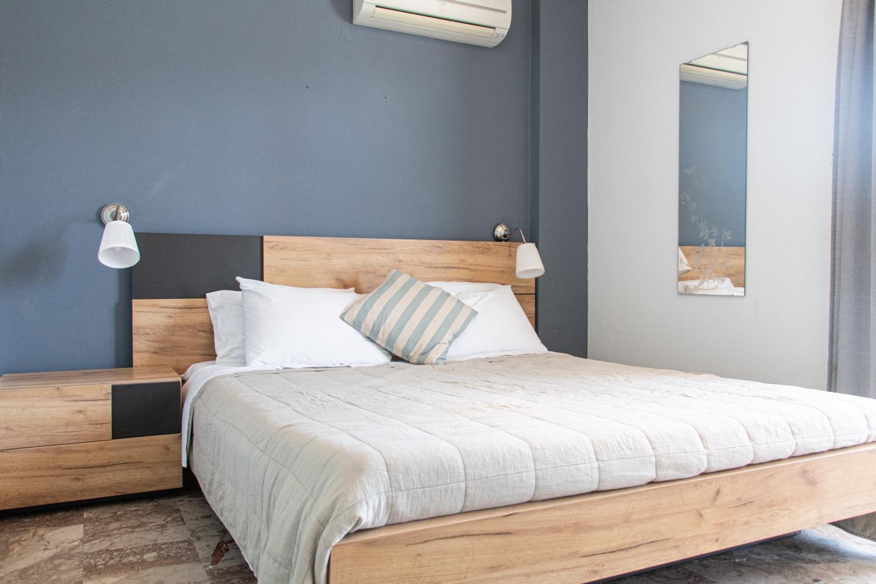Quadruple Room with Sea View - Photo 10