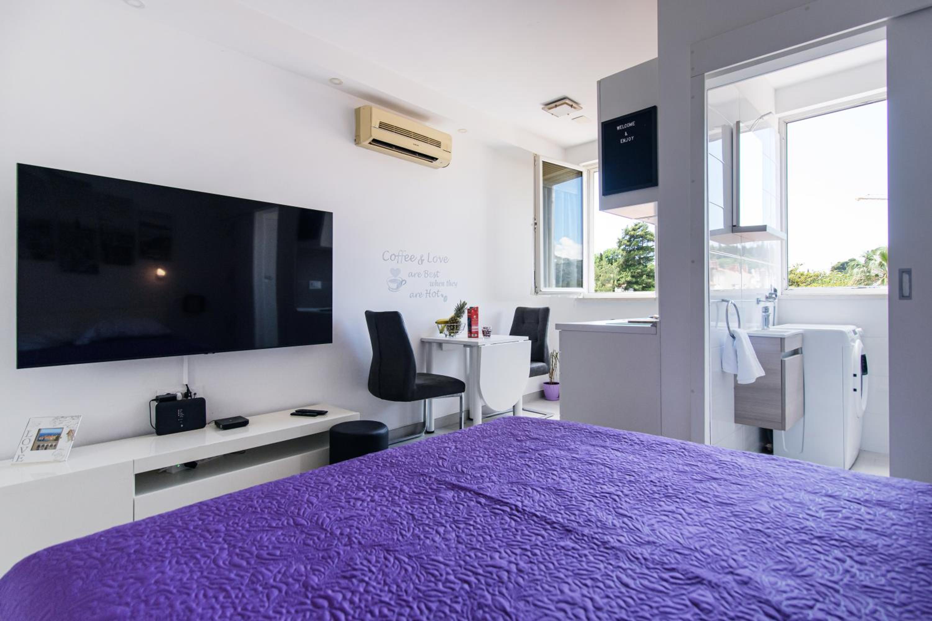 Studio with Sea View
