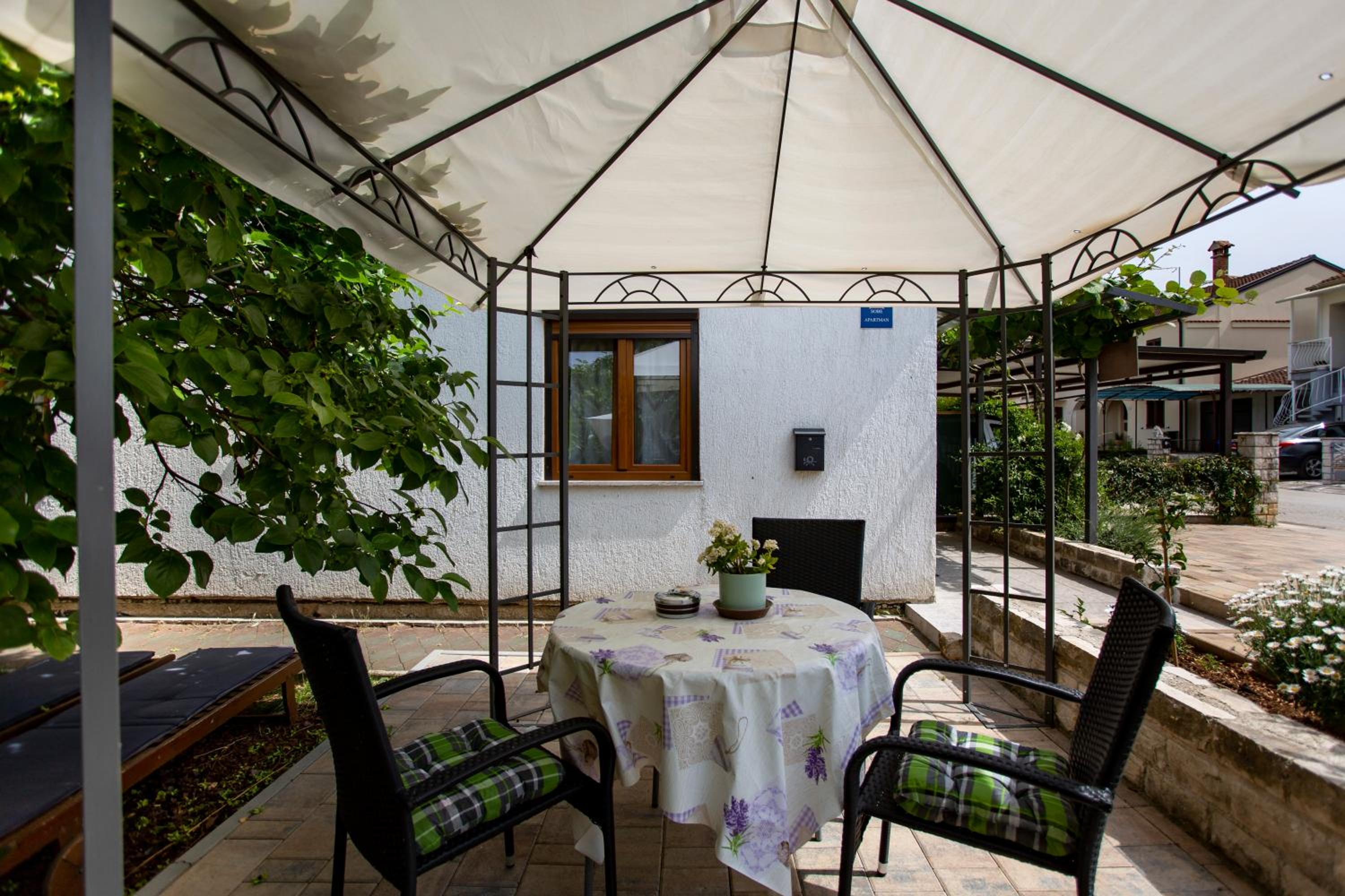 One-Bedroom Apartment with Terrace - Photo 13