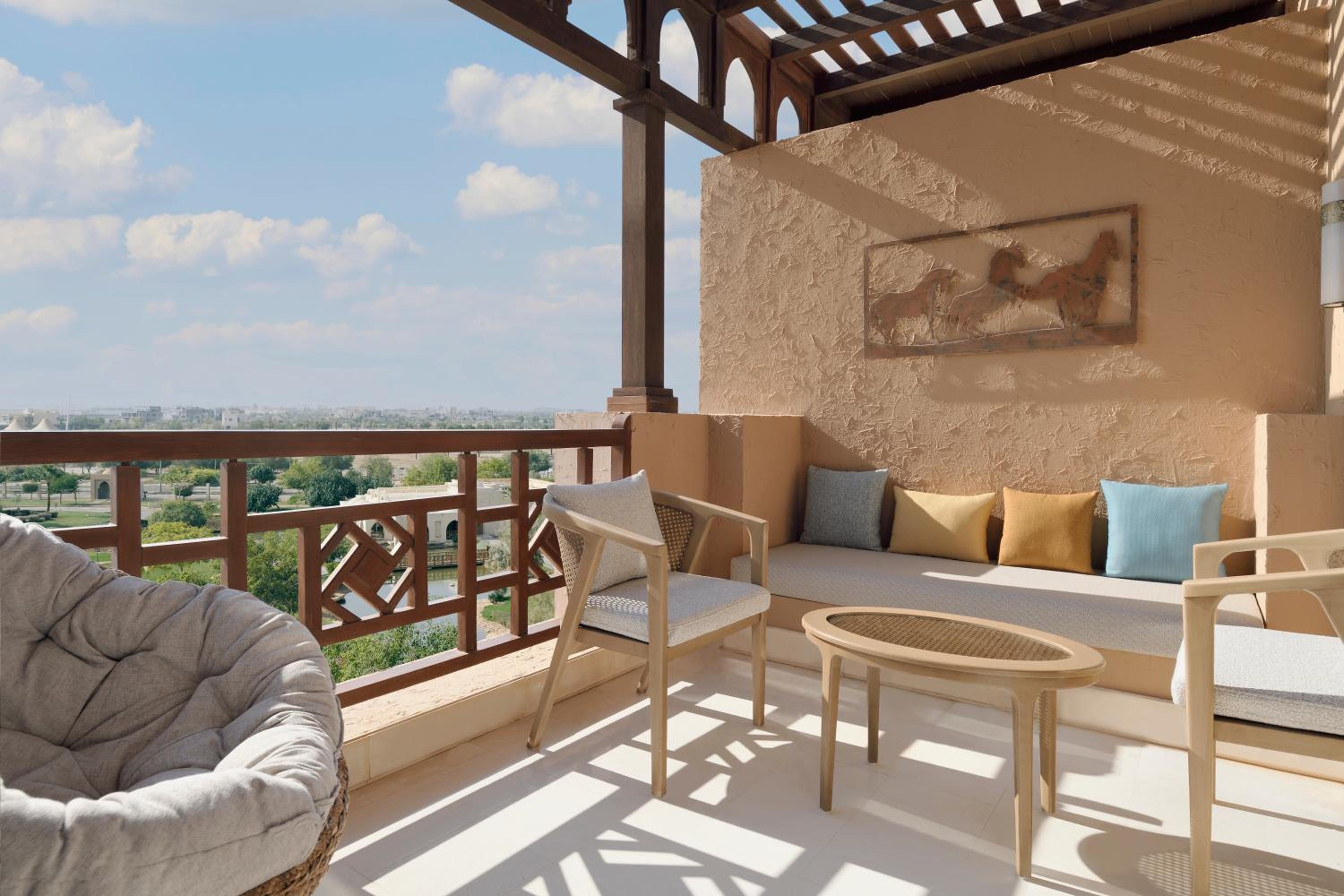One-Bedroom King Suite with City View - North Wing