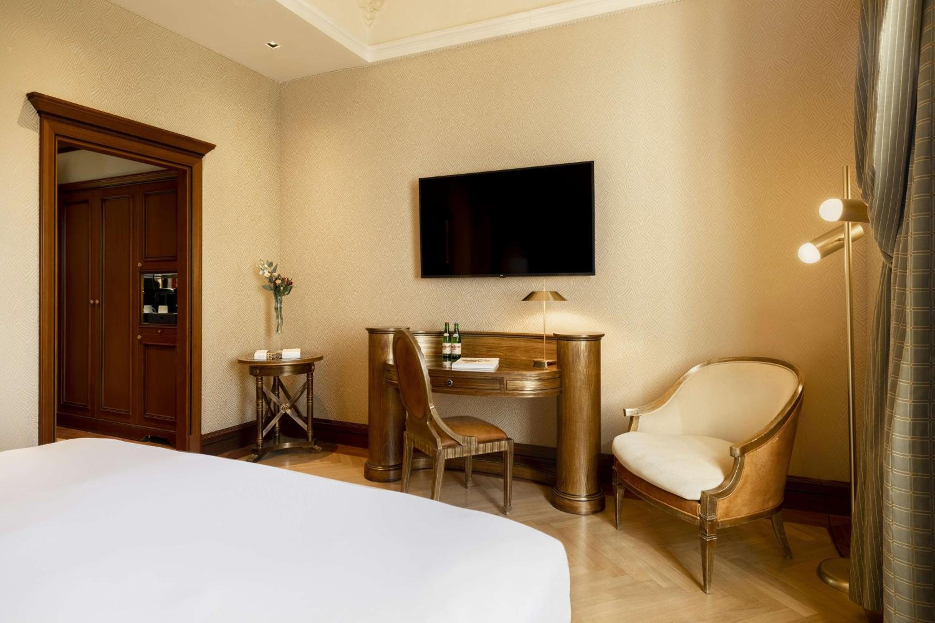 Premium Double Room with One Twin Bed and 2 Adults Occupancy (Non Smoking)