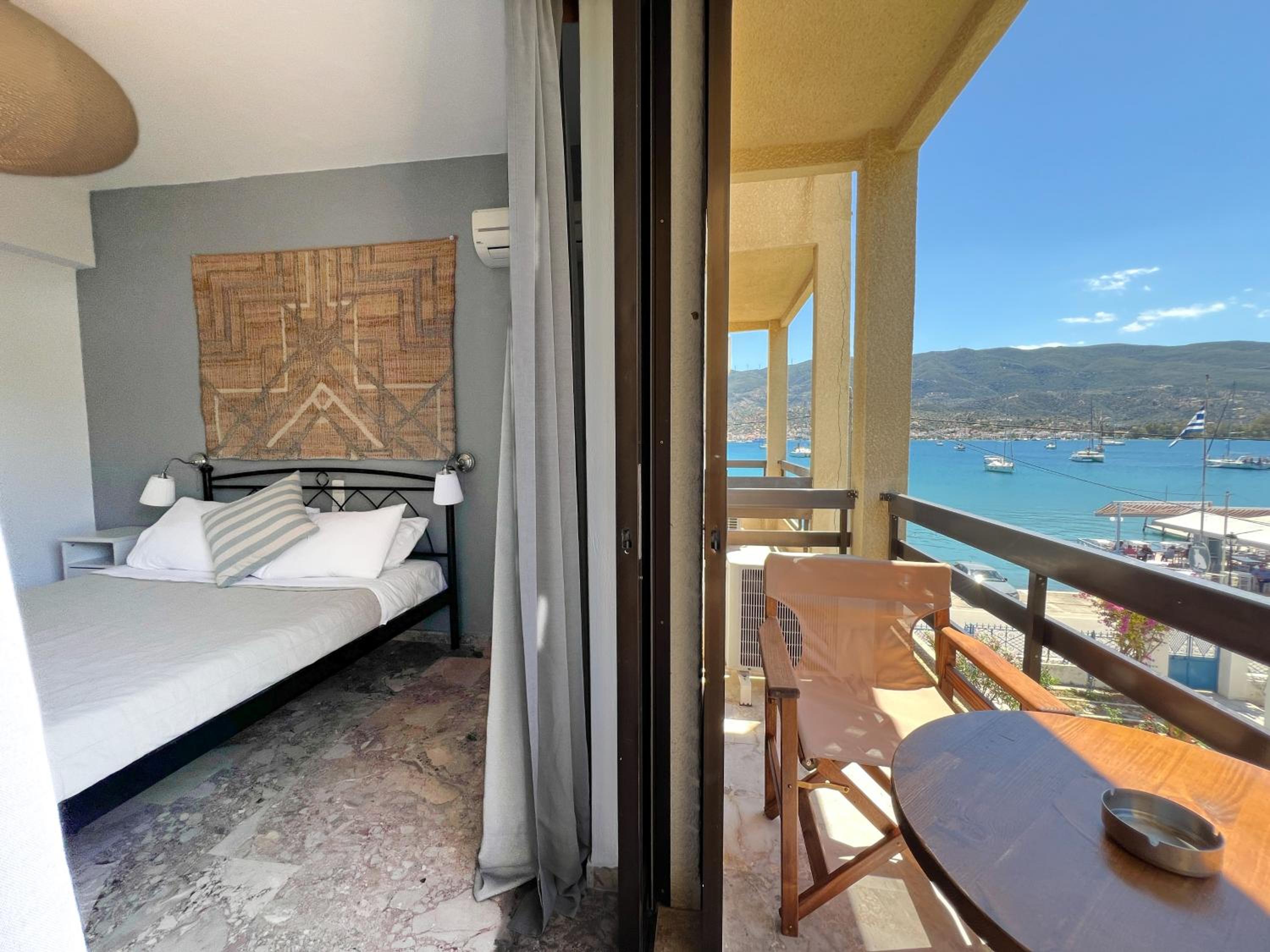 Standard Double or Twin Room with Sea View - Photo 8