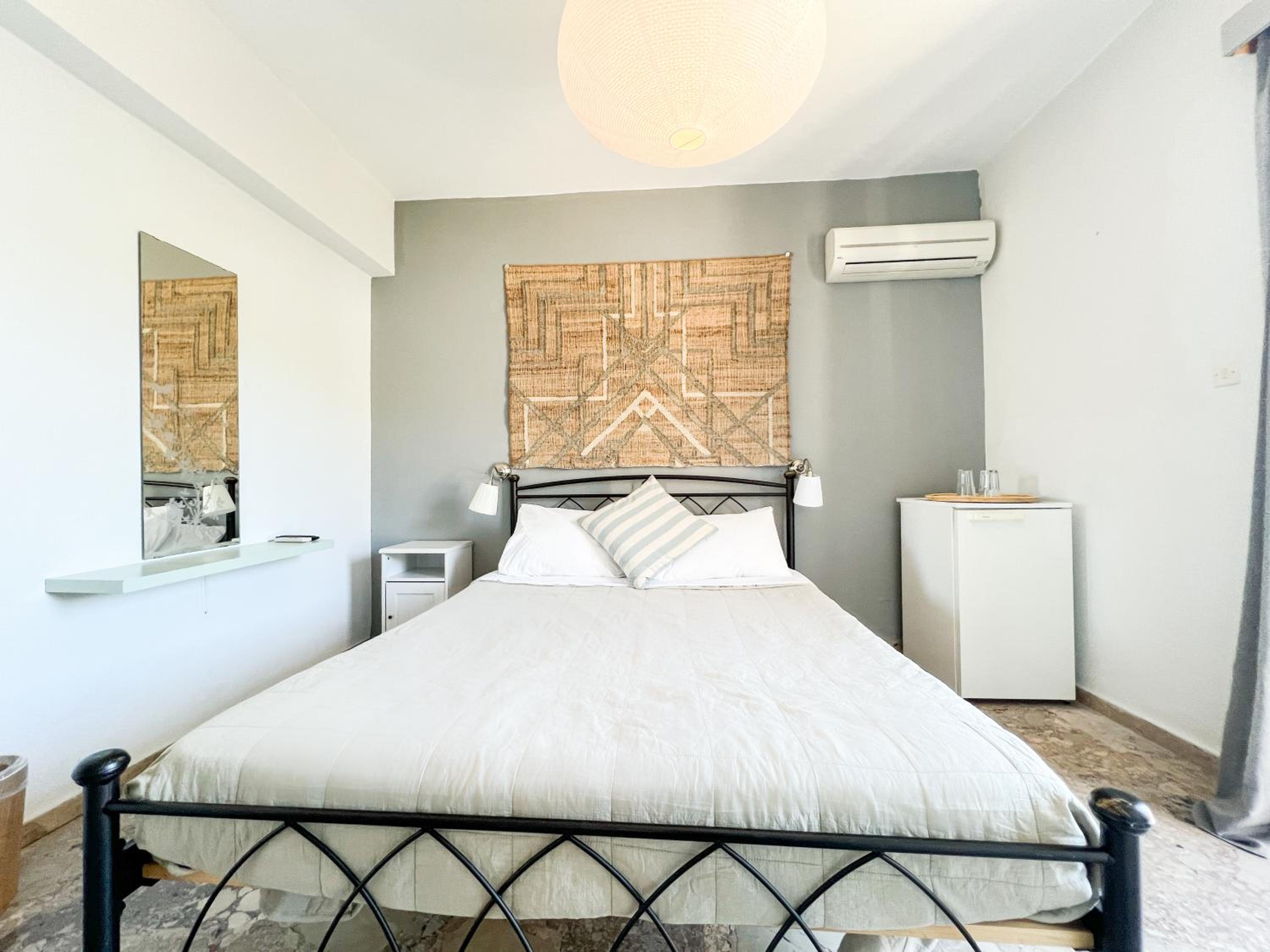 Standard Double or Twin Room with Sea View - Photo 7