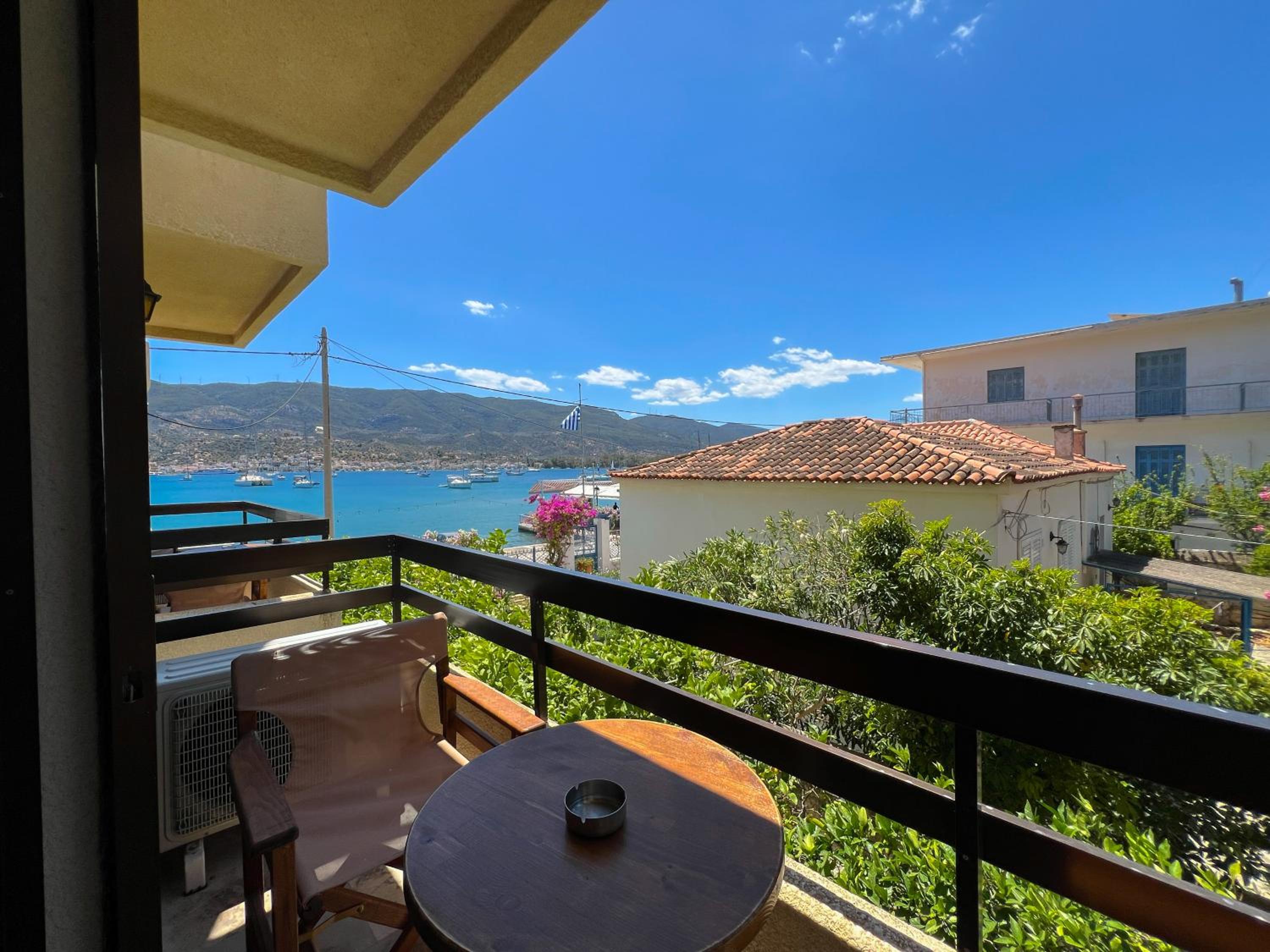 Standard Double or Twin Room with Sea View - Photo 17