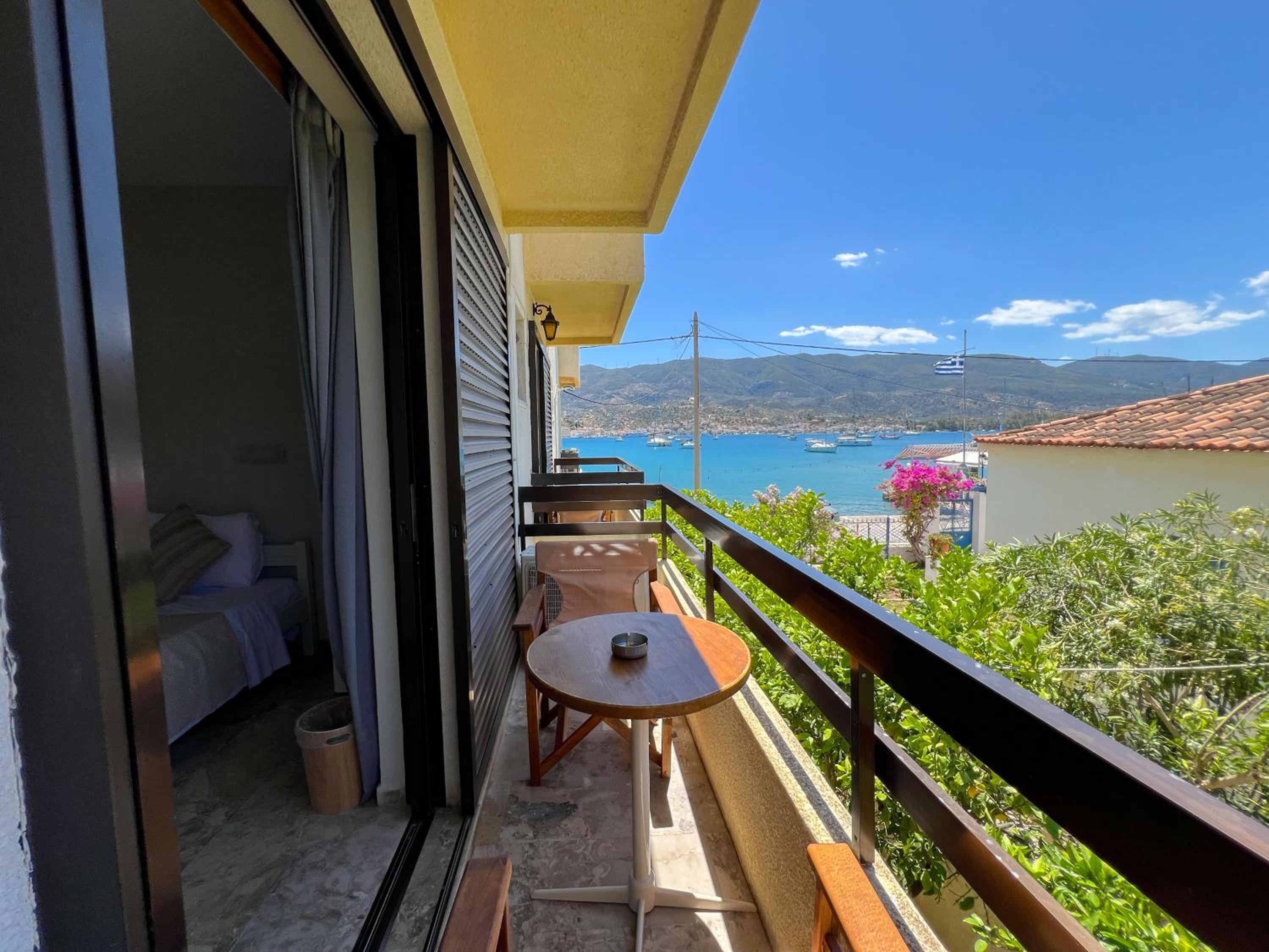 Standard Double or Twin Room with Sea View - Photo 5