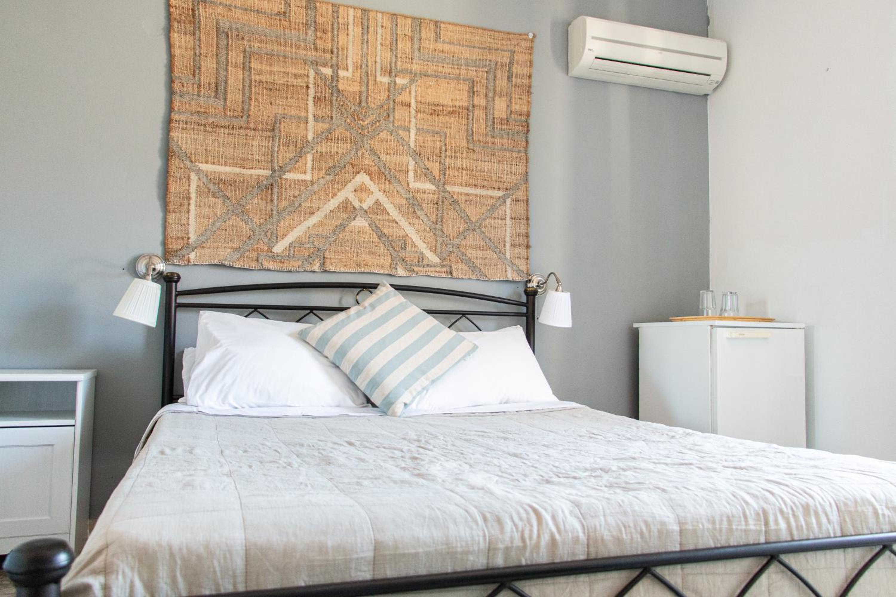 Standard Double or Twin Room with Sea View - Photo 13