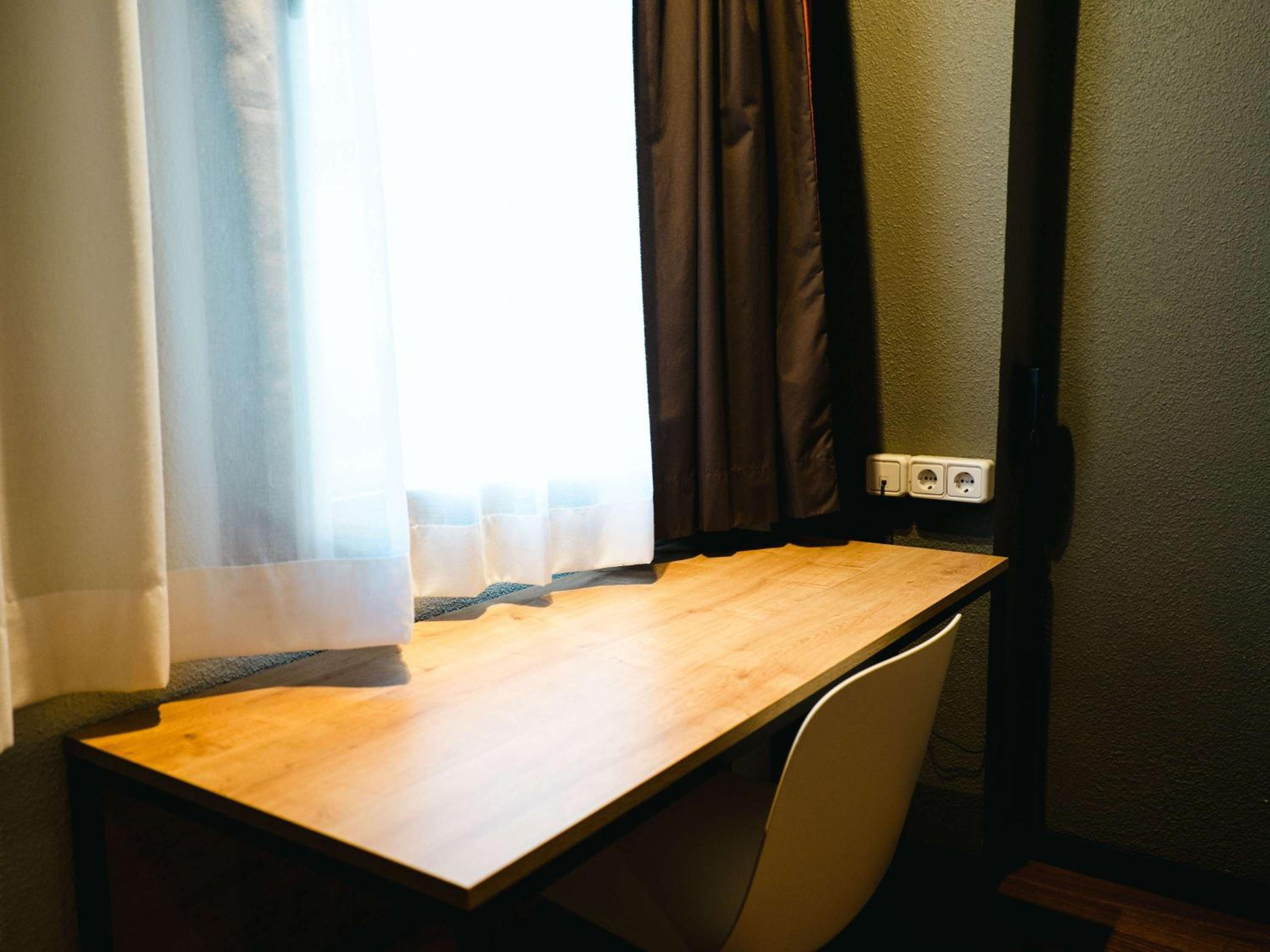 Standard Twin Room - Photo 8