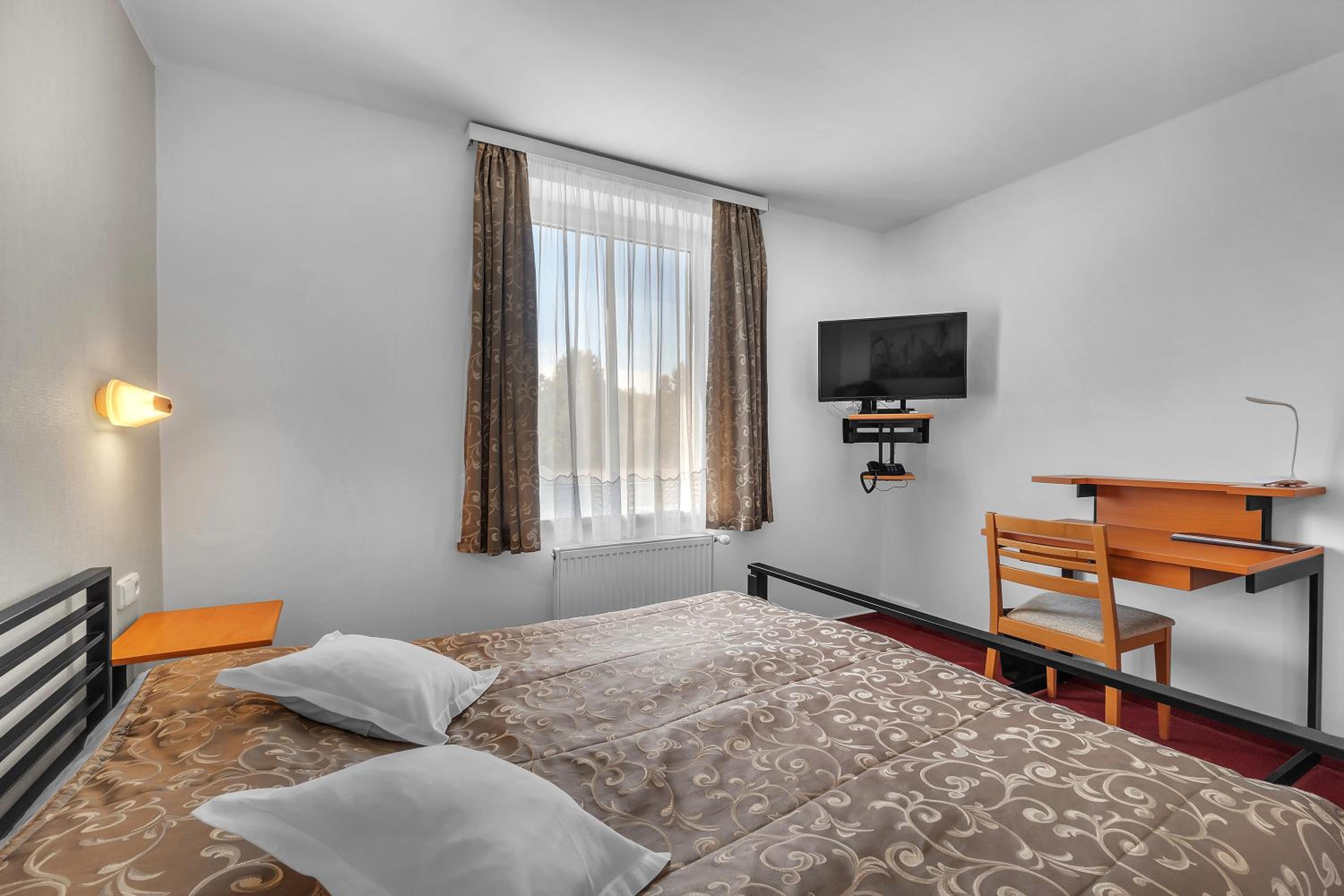 Double Room - Photo 2