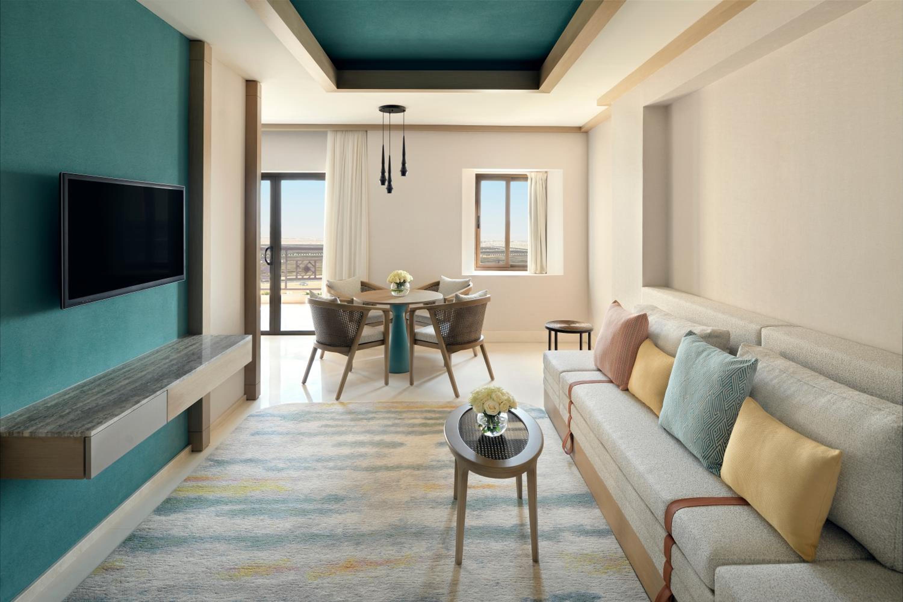 Junior King Suite with City View - North Wing - Photo 1