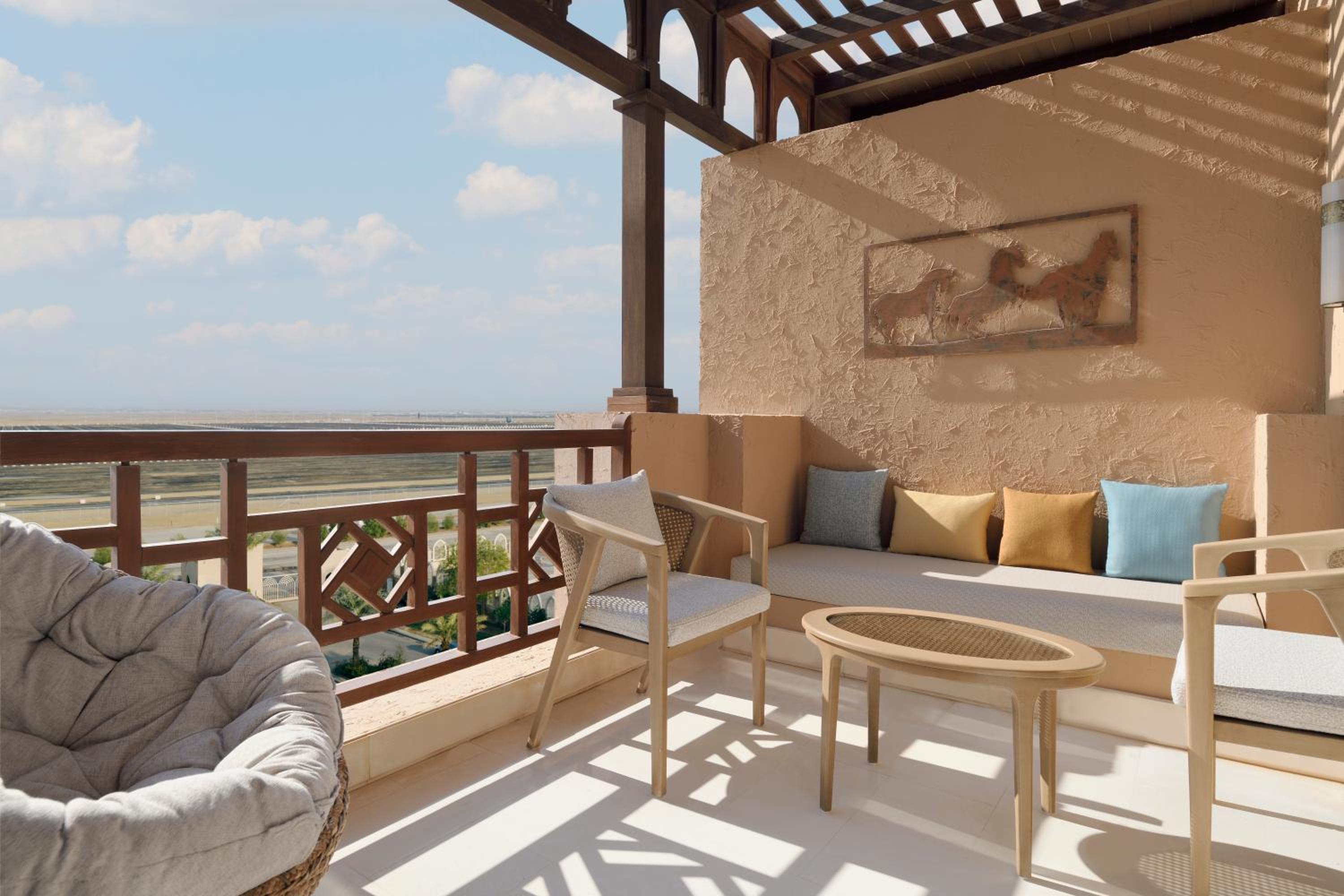 Premium King Room - North Wing/Club - Photo 4