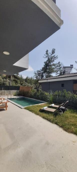 Three-Bedroom Villa photo 2