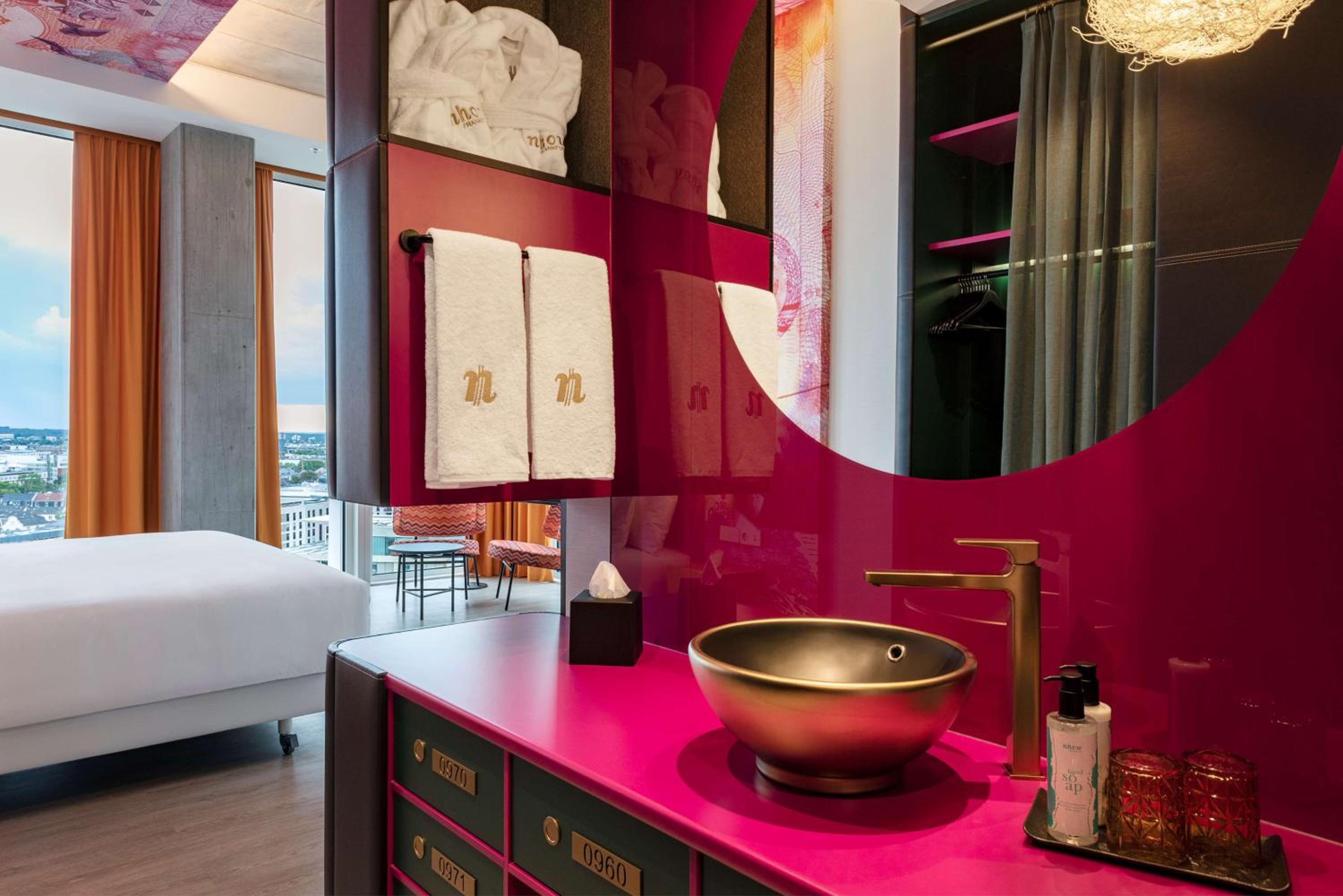 nhow Junior Suite + VIP Lounge - Photo 3