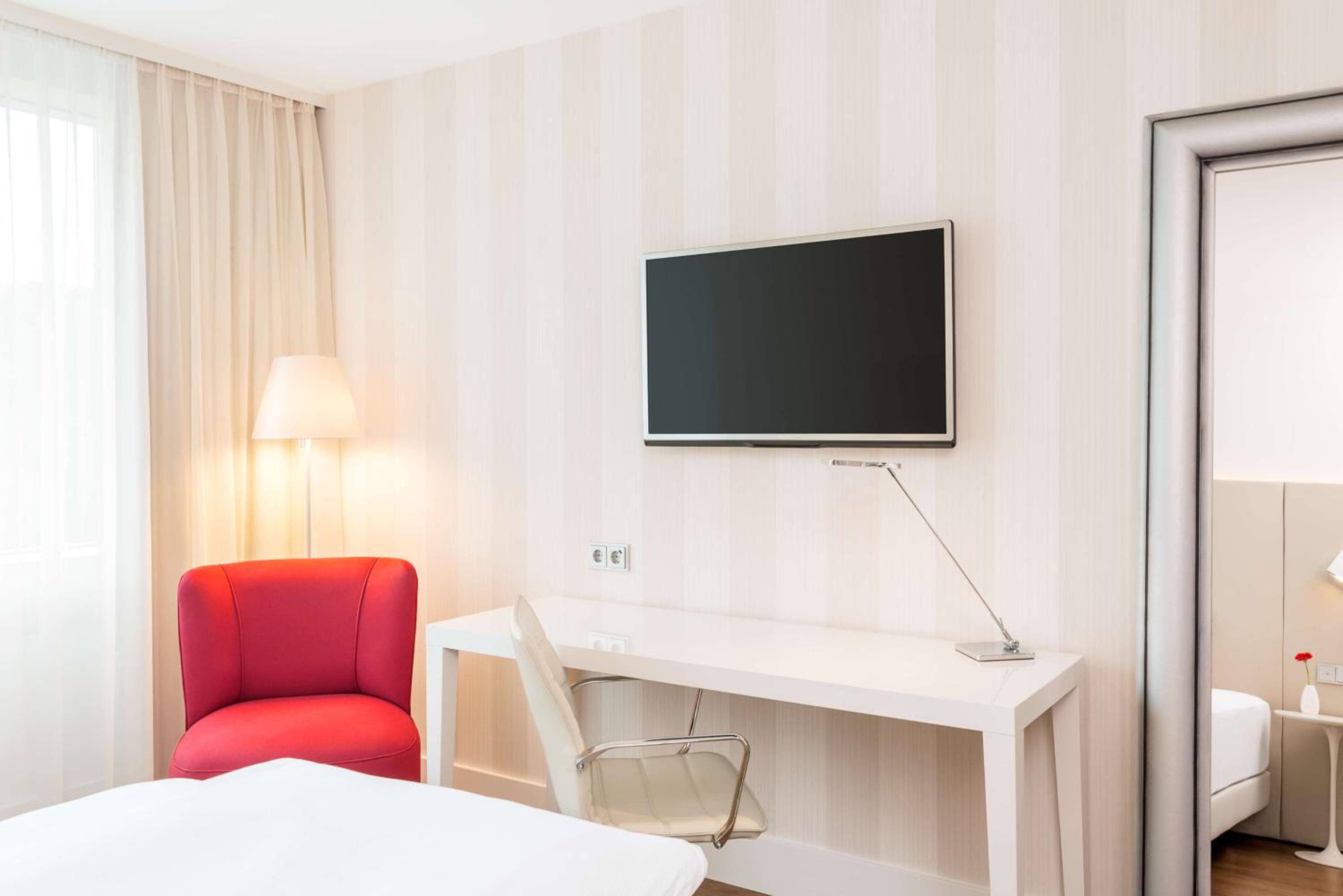 Superior Double or Twin Room - Photo 10