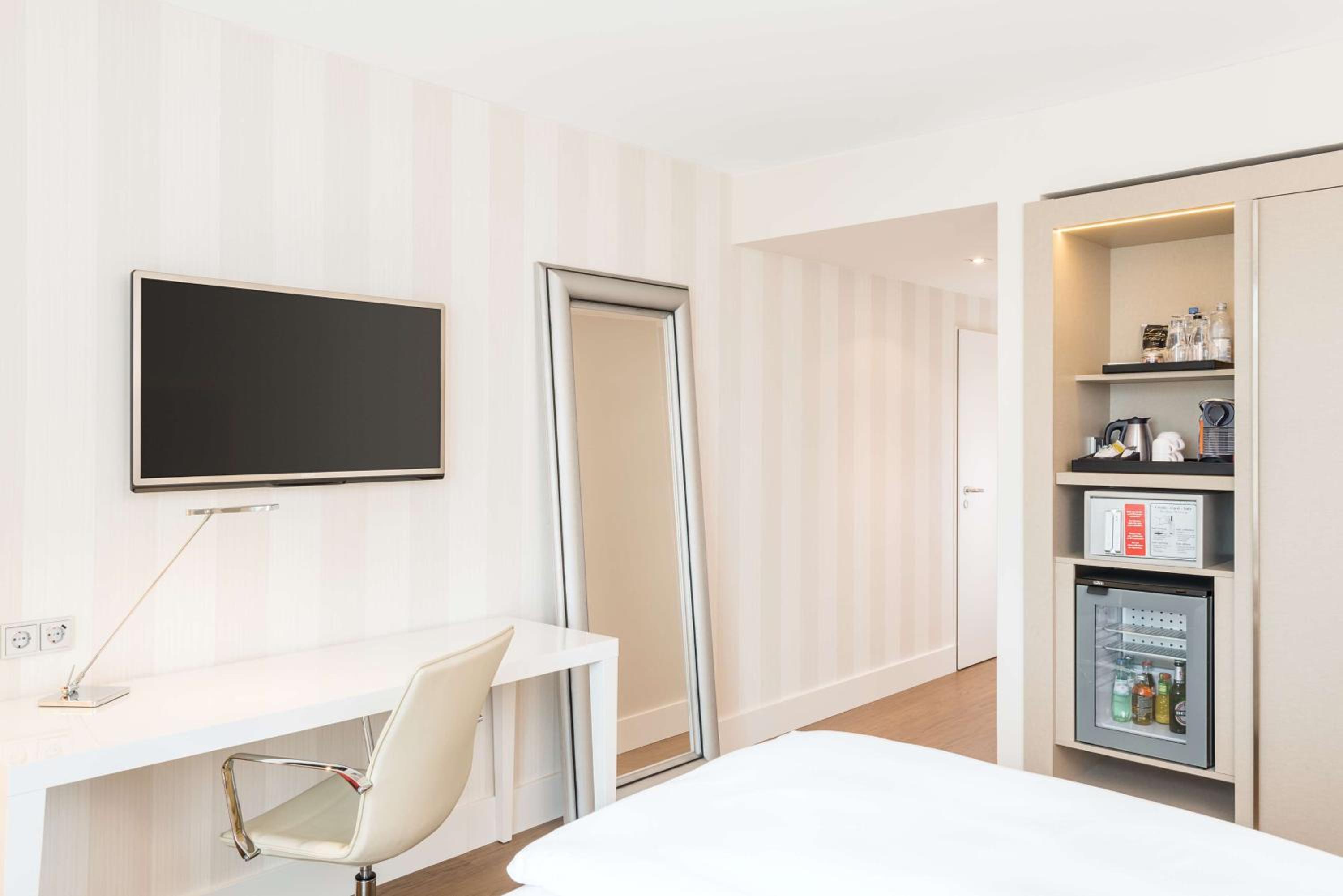 Superior Double Room with Park View - Photo 2