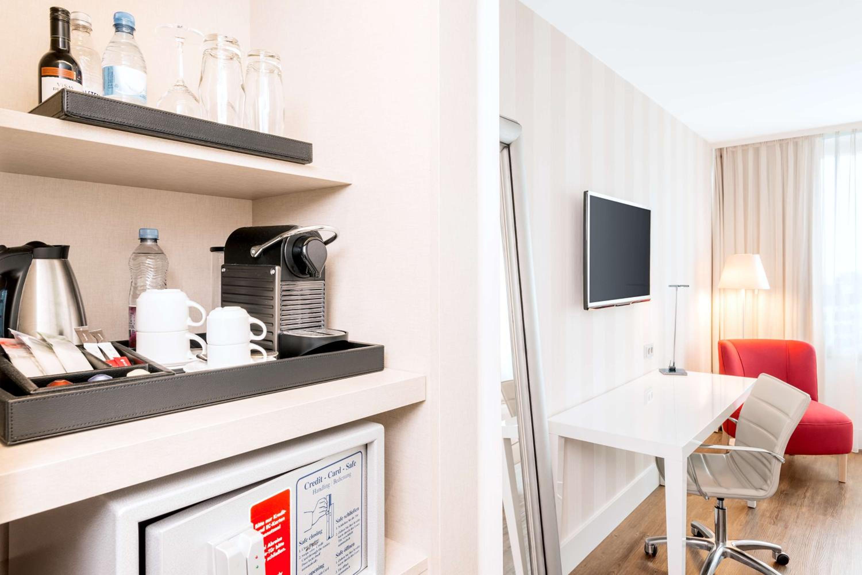 Superior Double Room with Park View - Photo 6