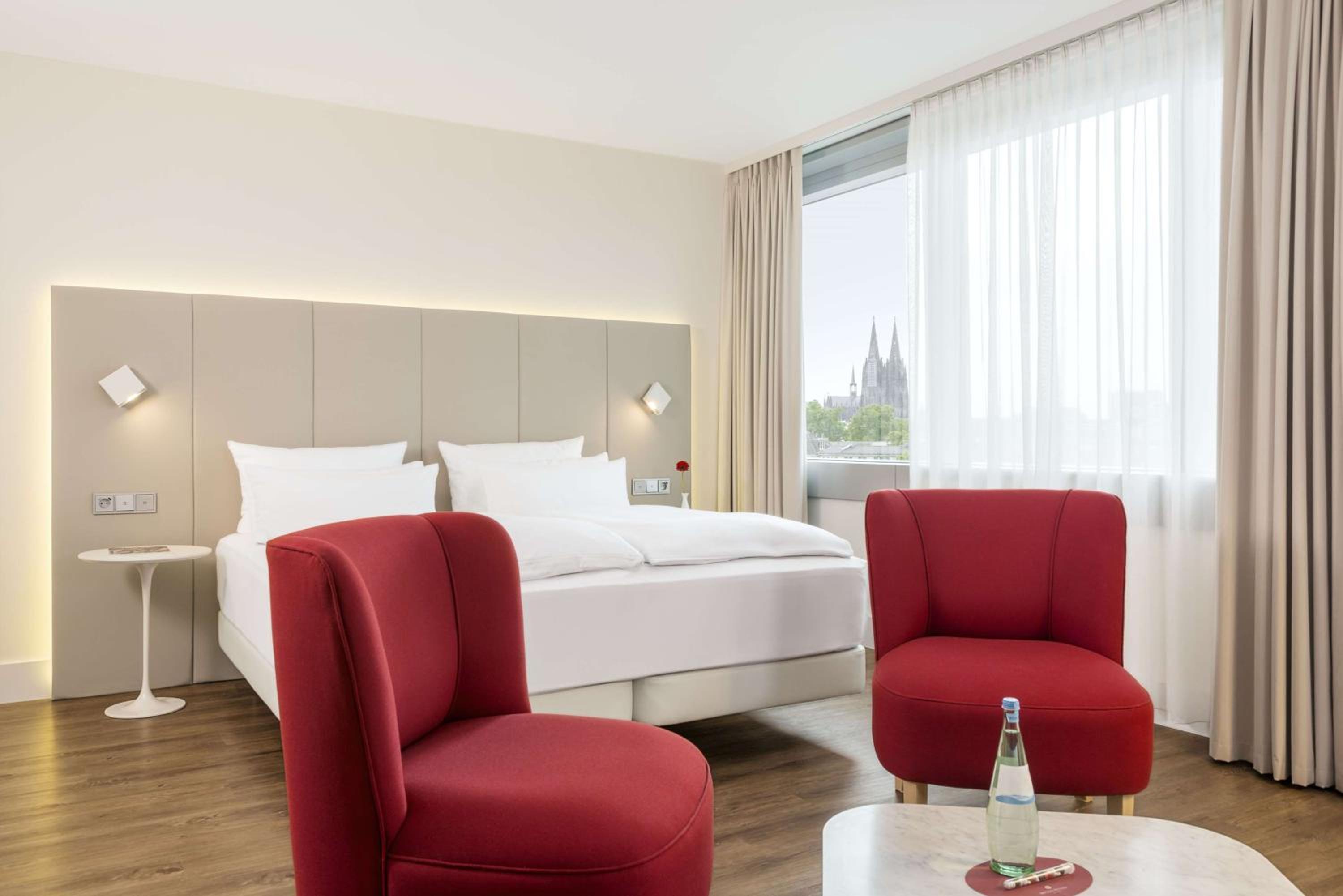 Premium Double or Twin Room with View - Photo 3