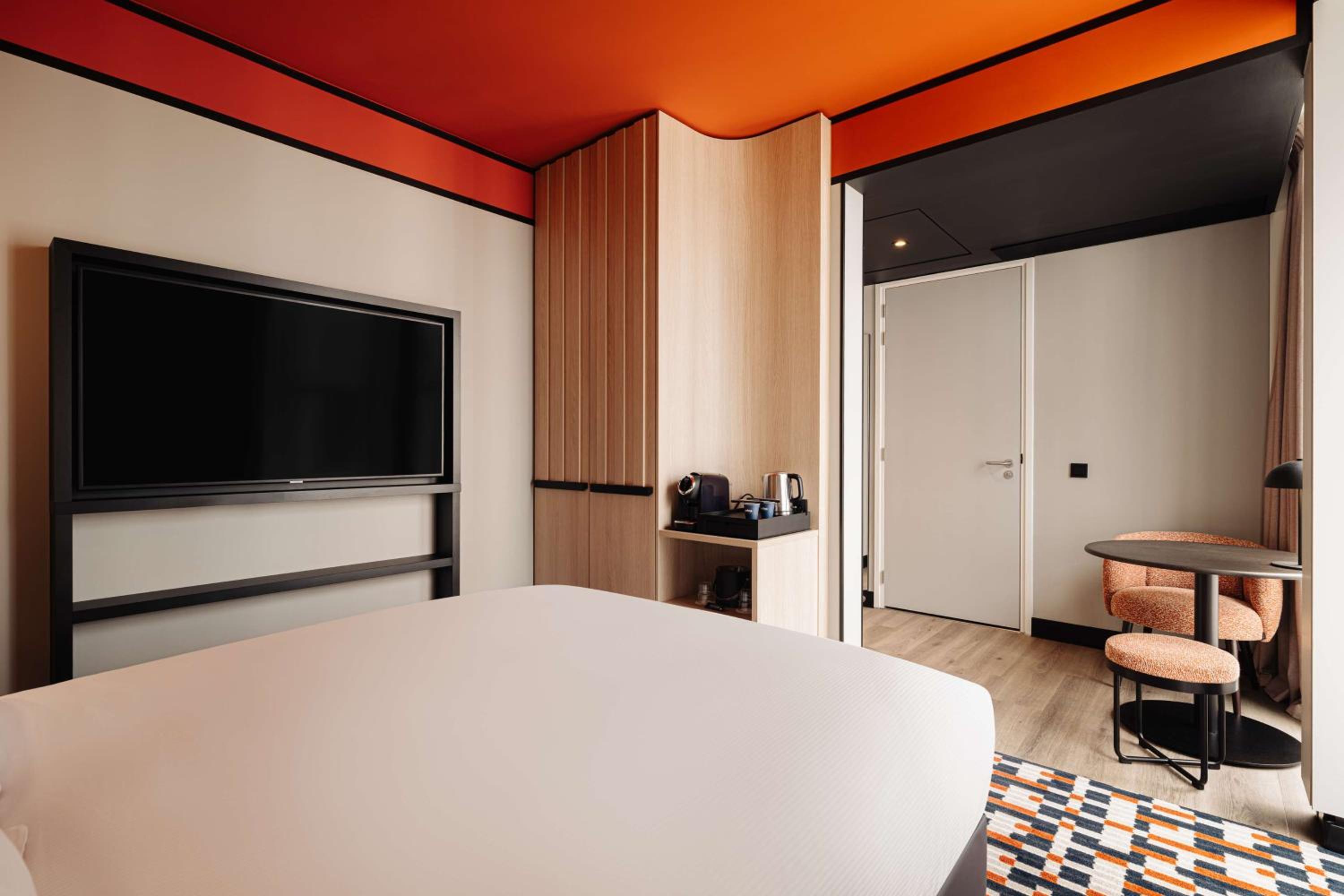 King Room with Courtyard View