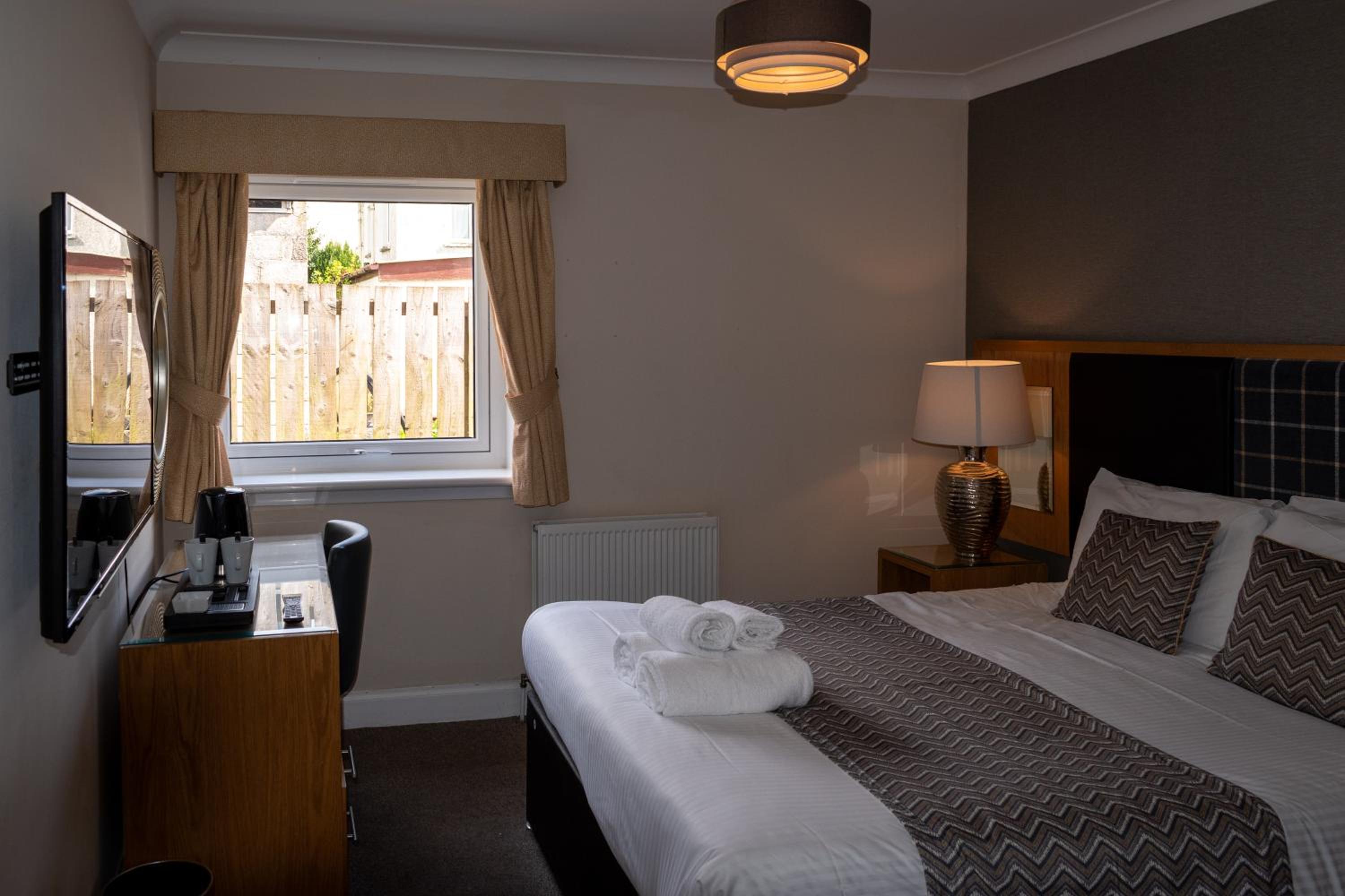 Double Room - Photo 5