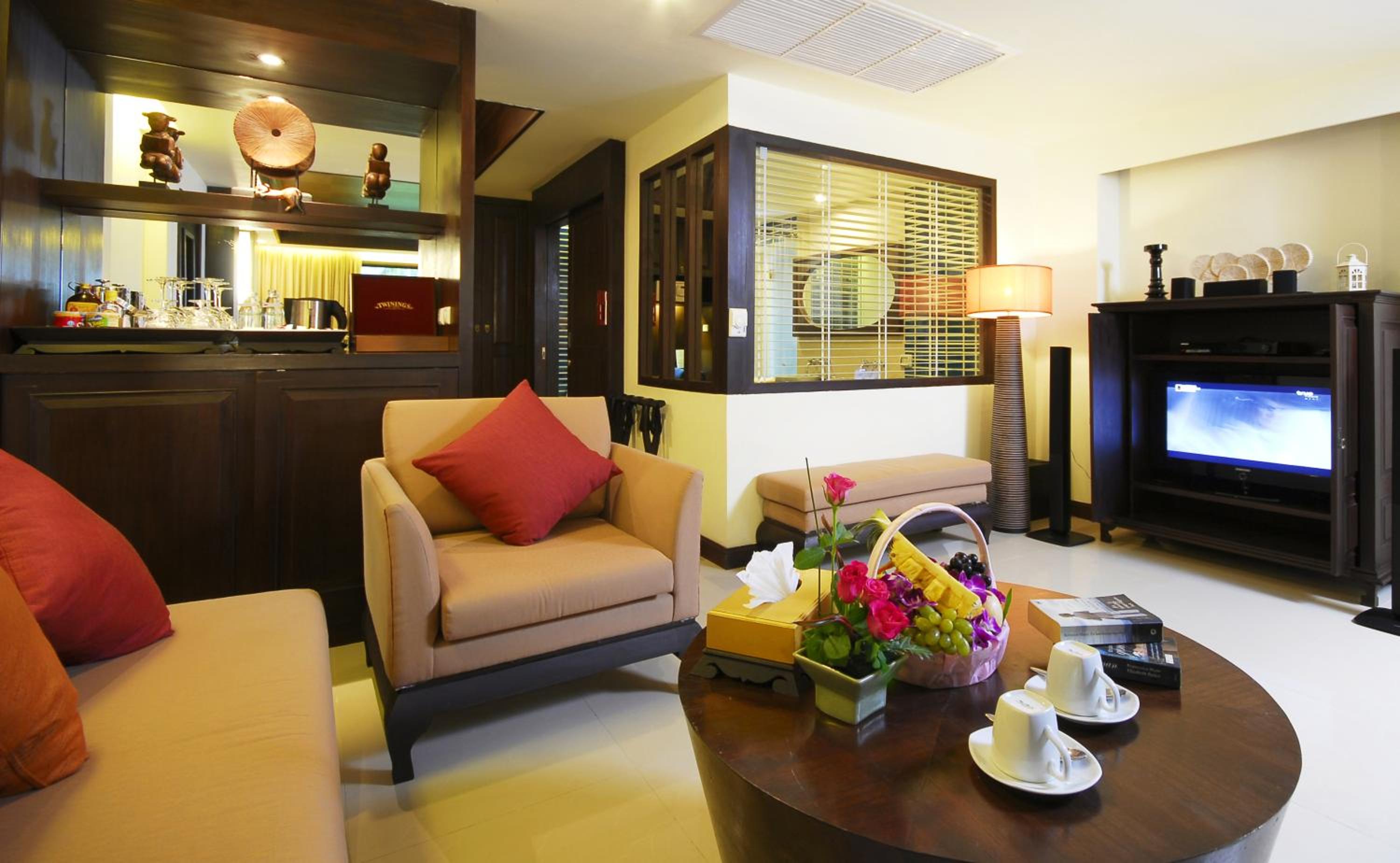 Orchid Jacuzzi Suite