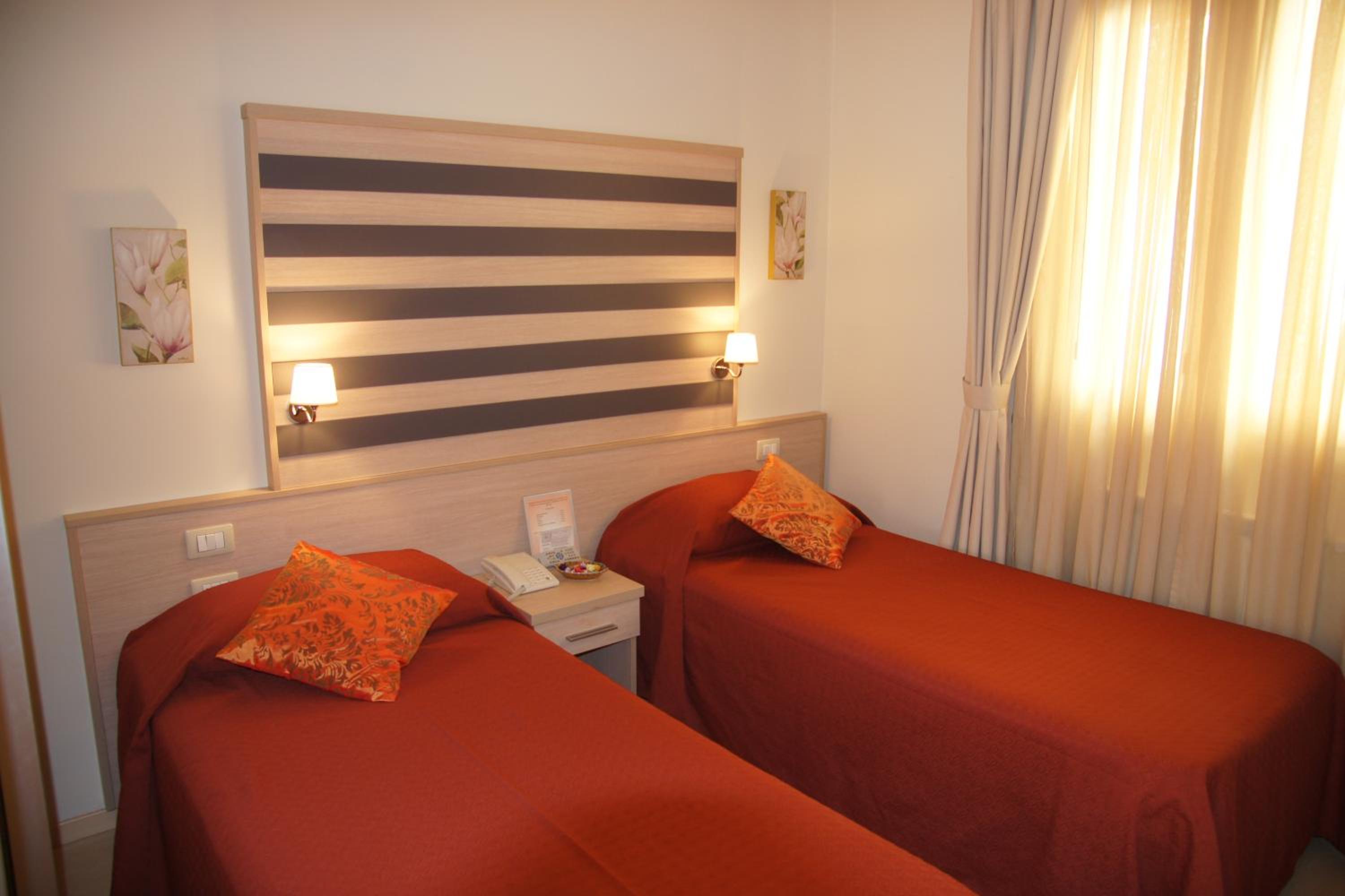 Double Room - Photo 2