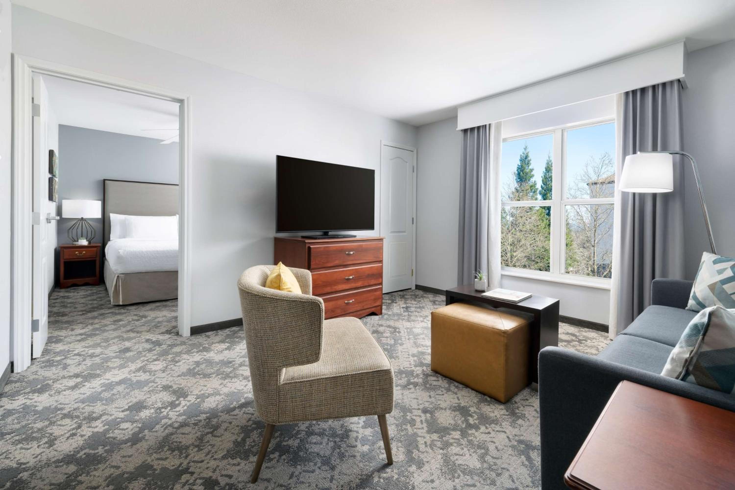 One-Bedroom King Suite - Non-Smoking - Photo 10
