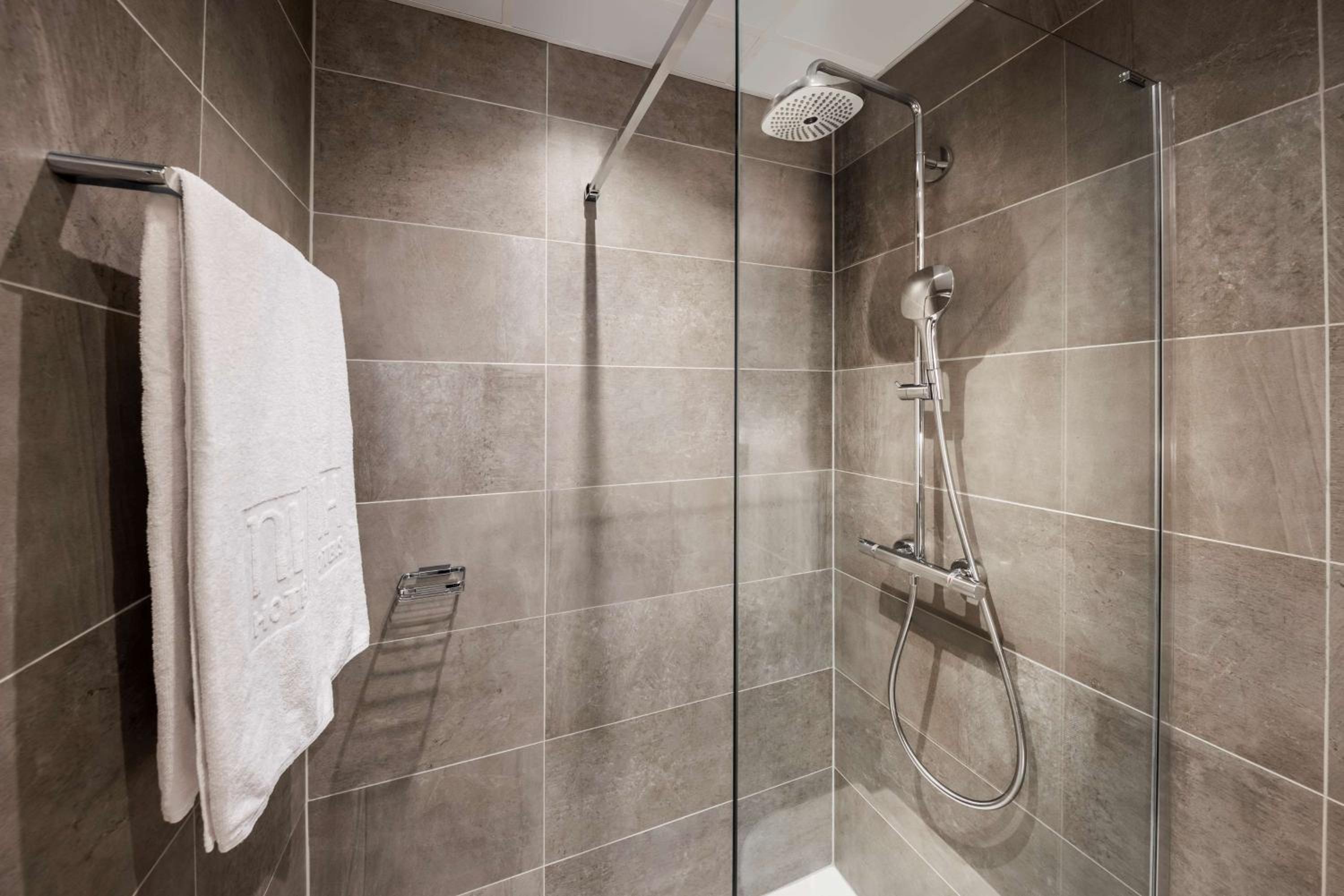 Superior Double or Twin Room - Photo 7