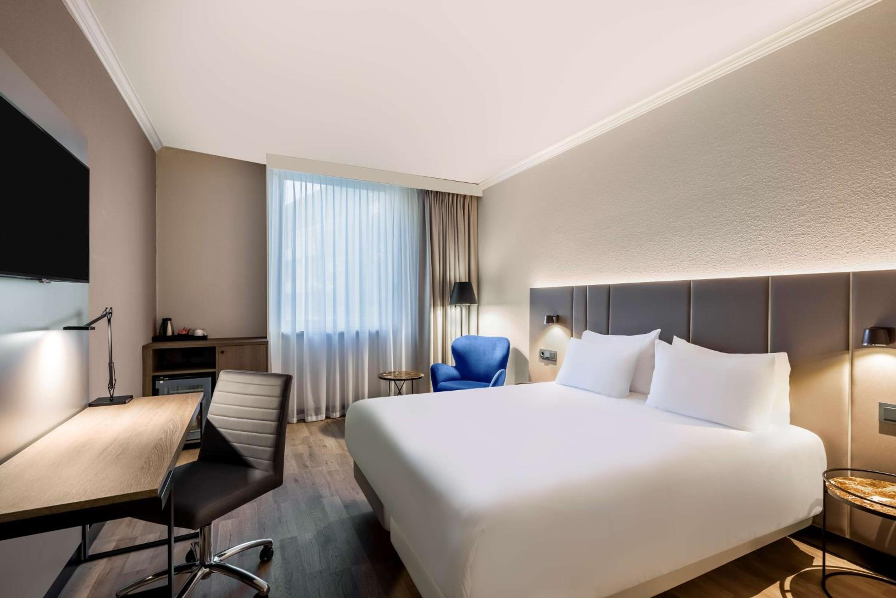 Standard Double or Twin Room - Photo 2