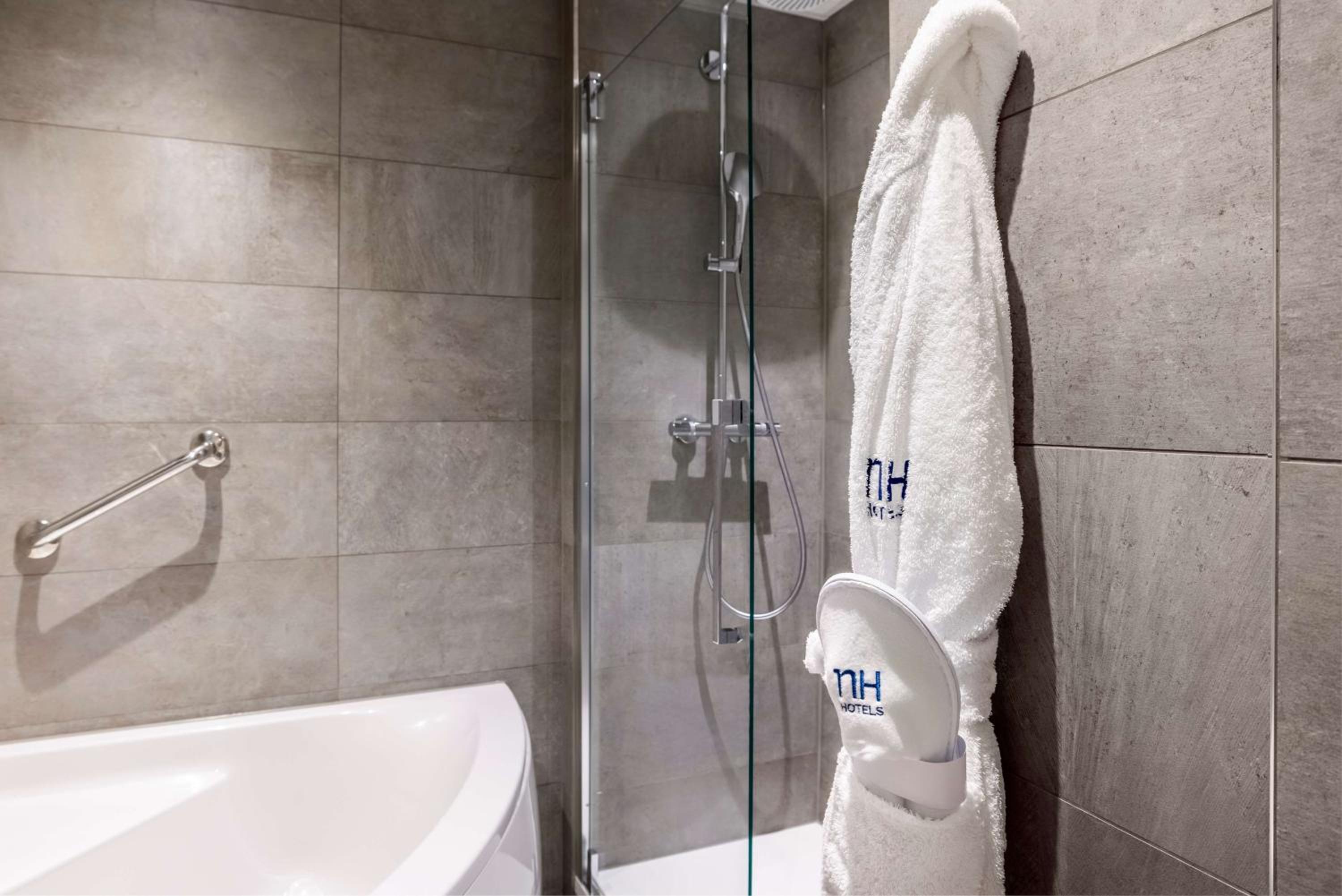 Superior Double or Twin Room - Photo 8