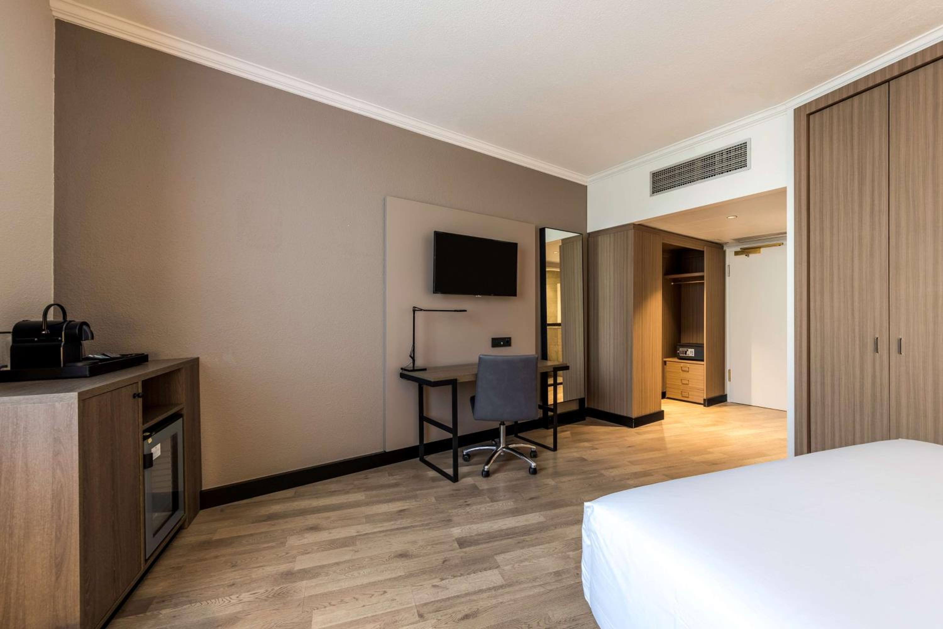 Superior Double or Twin Room - Photo 2