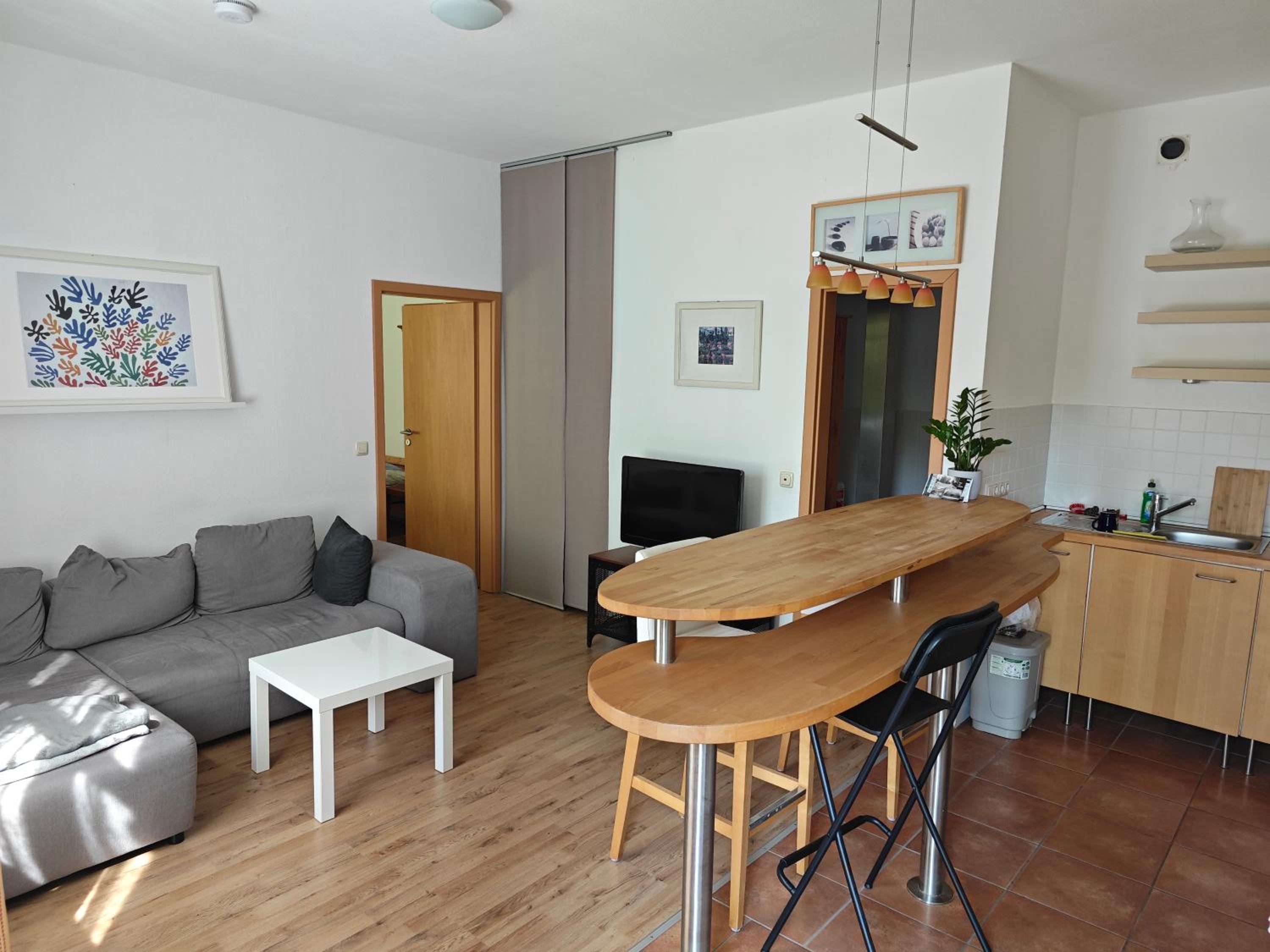 One-Bedroom Apartment photo 1