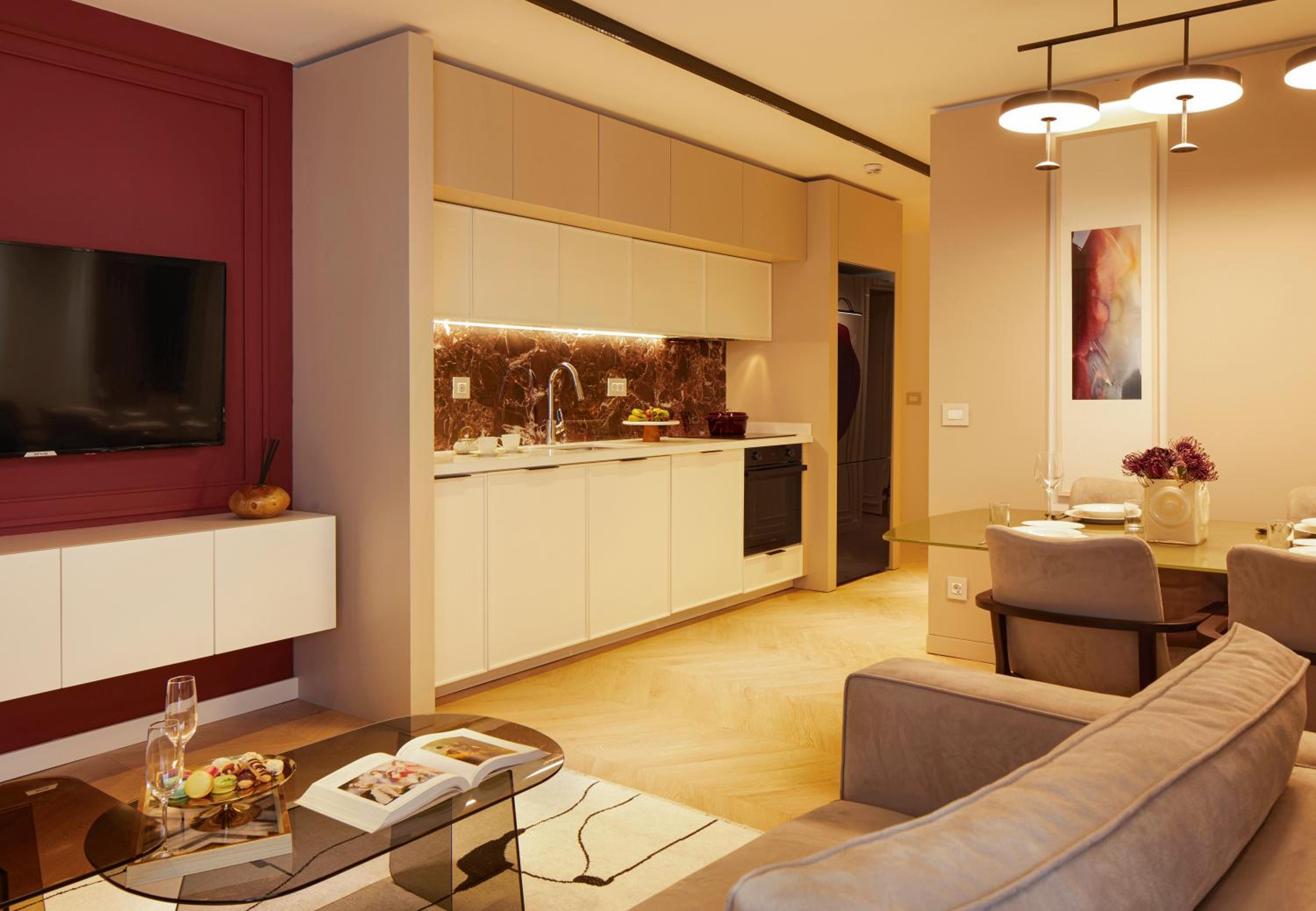 Two-Bedroom Apartment with City View photo 3