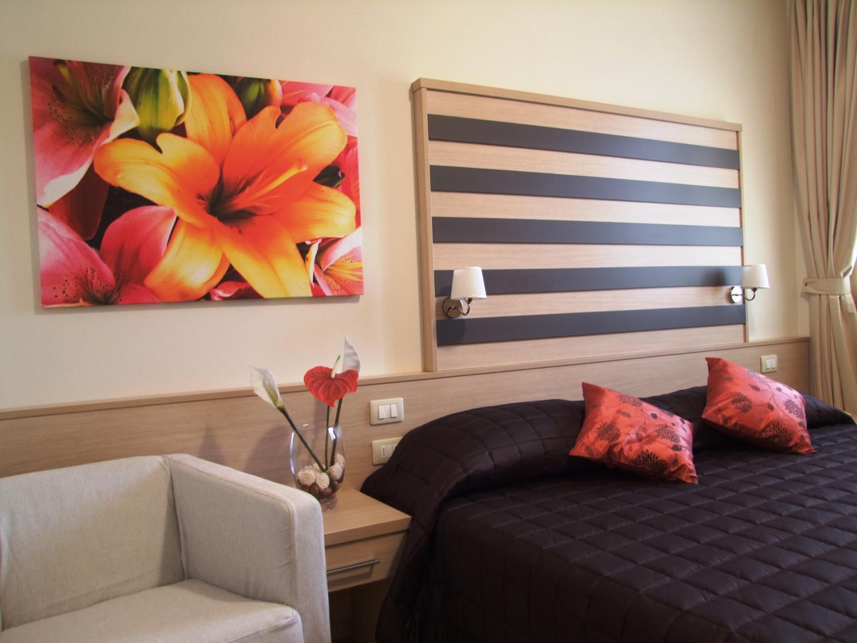 Double Room - Photo 12