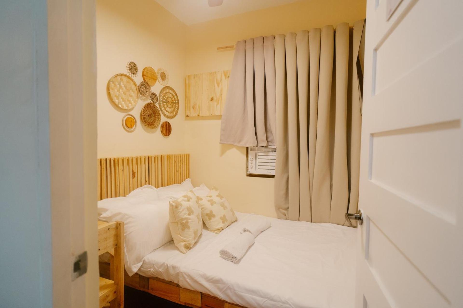 Twin Room with Shared Bathroom photo 1