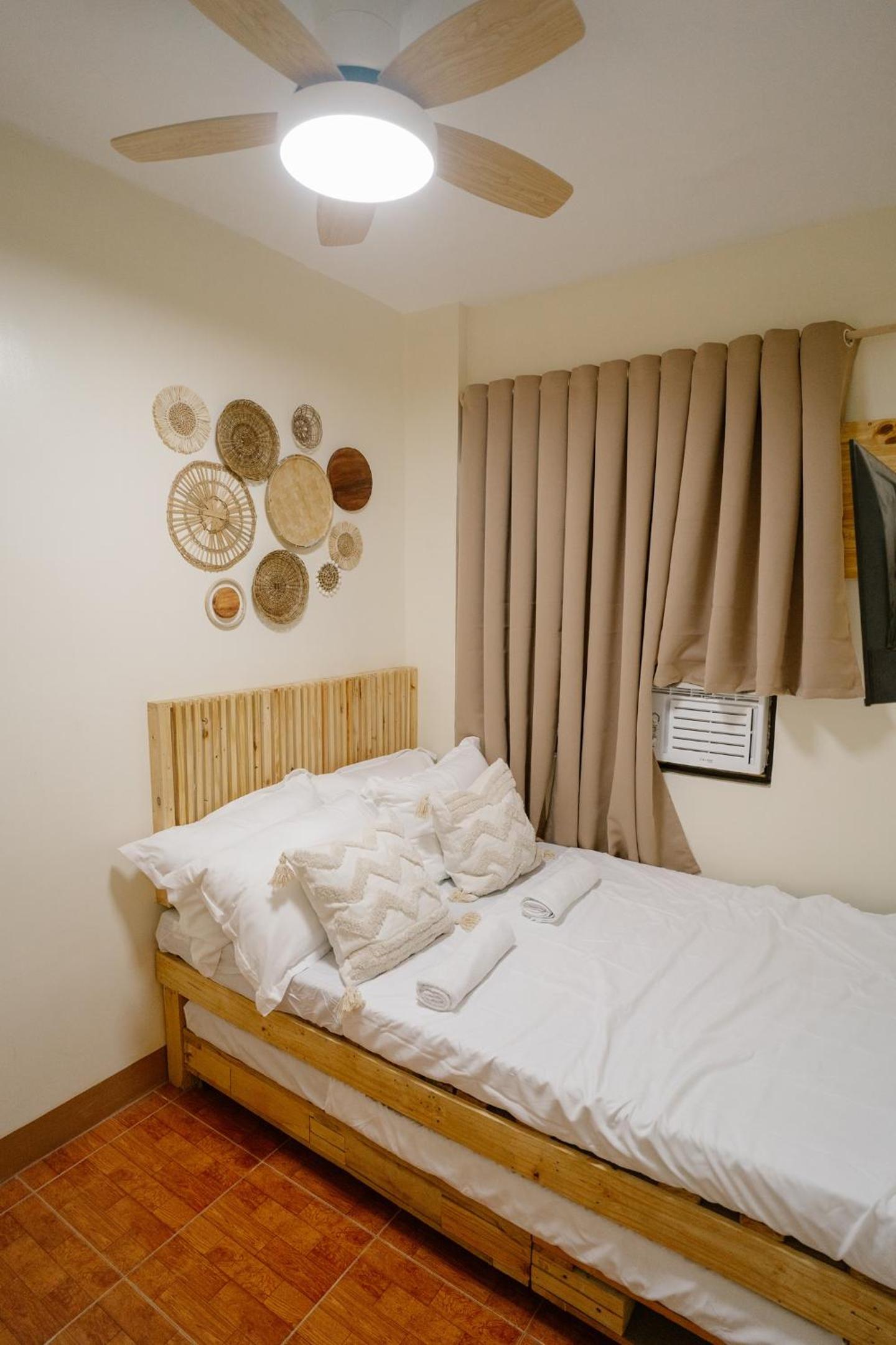 Twin Room with Shared Bathroom photo 3