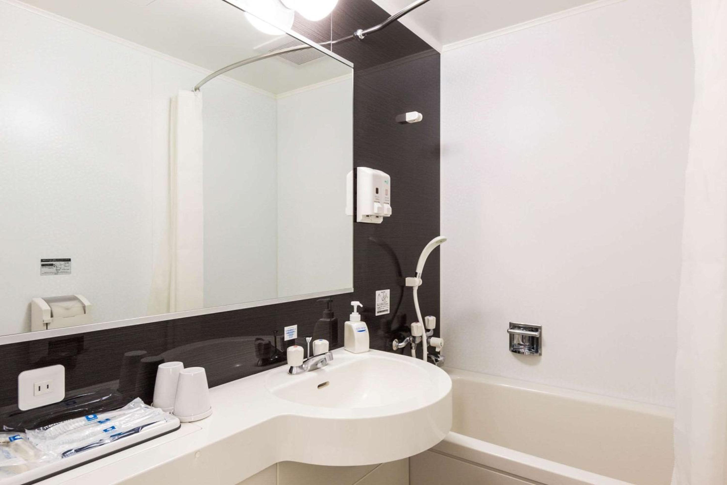 Double Room - Non-Smoking  - Photo 3