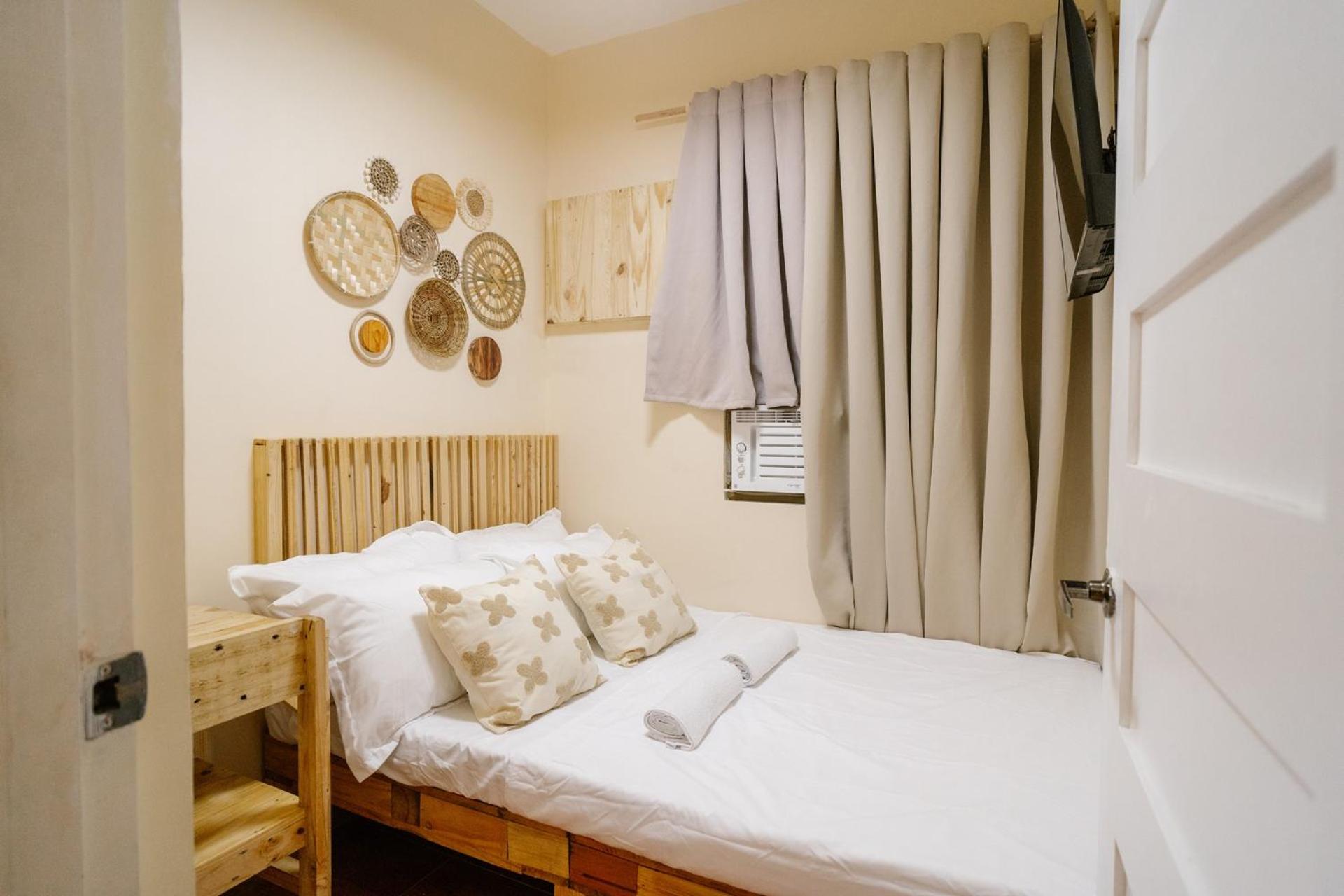 Twin Room with Shared Bathroom photo 3