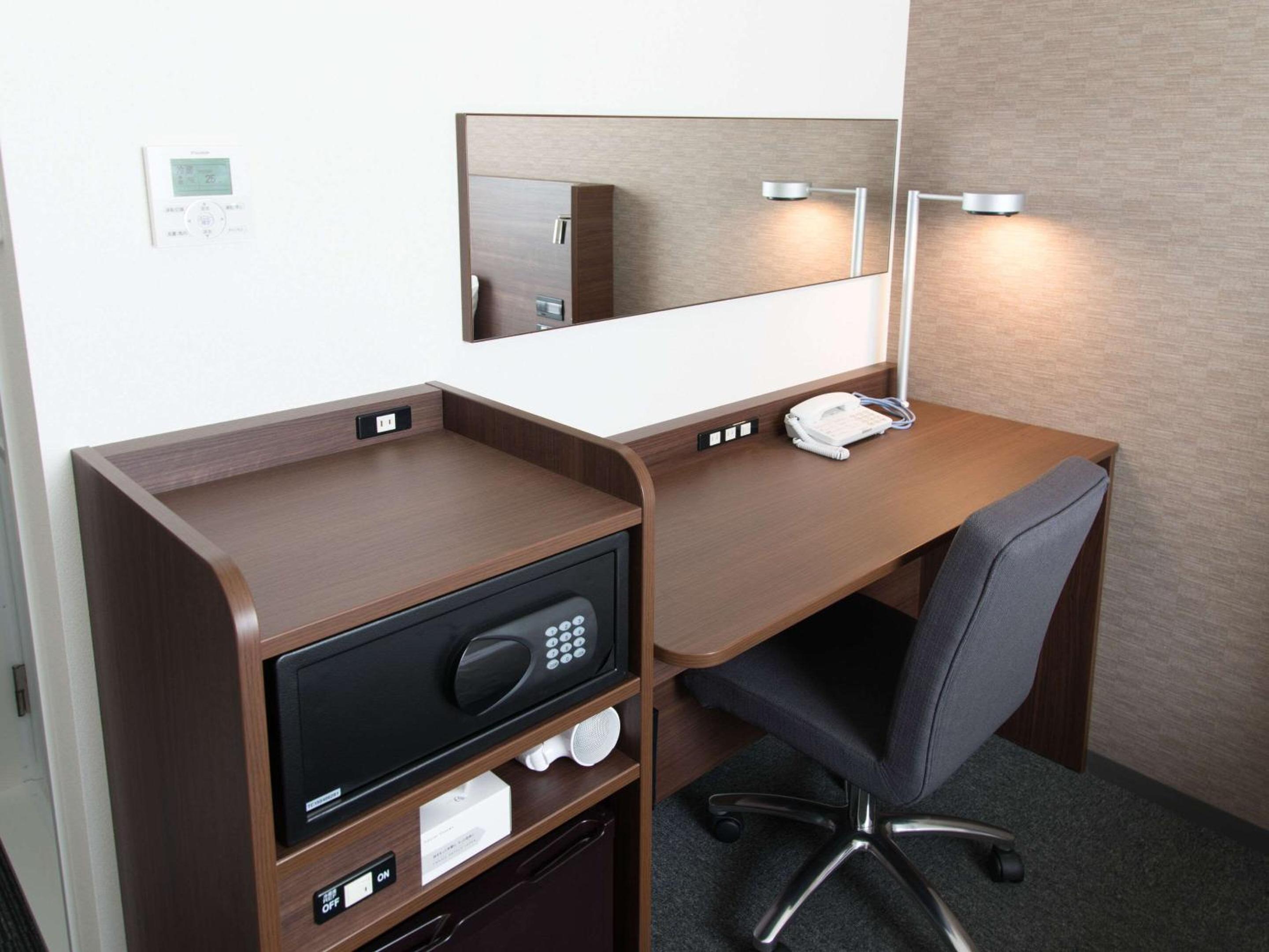 Double Room - Non-Smoking photo 2
