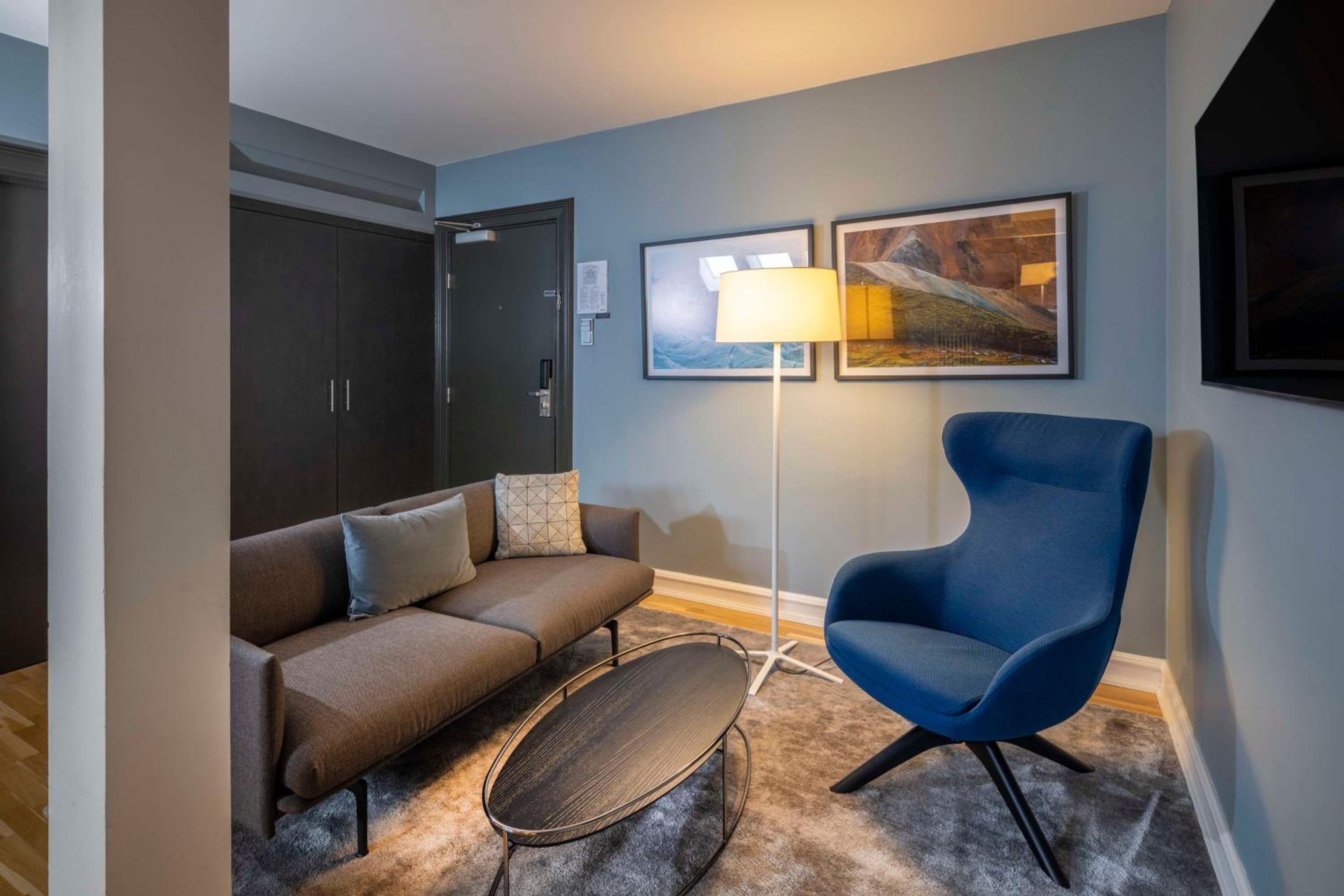 Suite - Photo 2